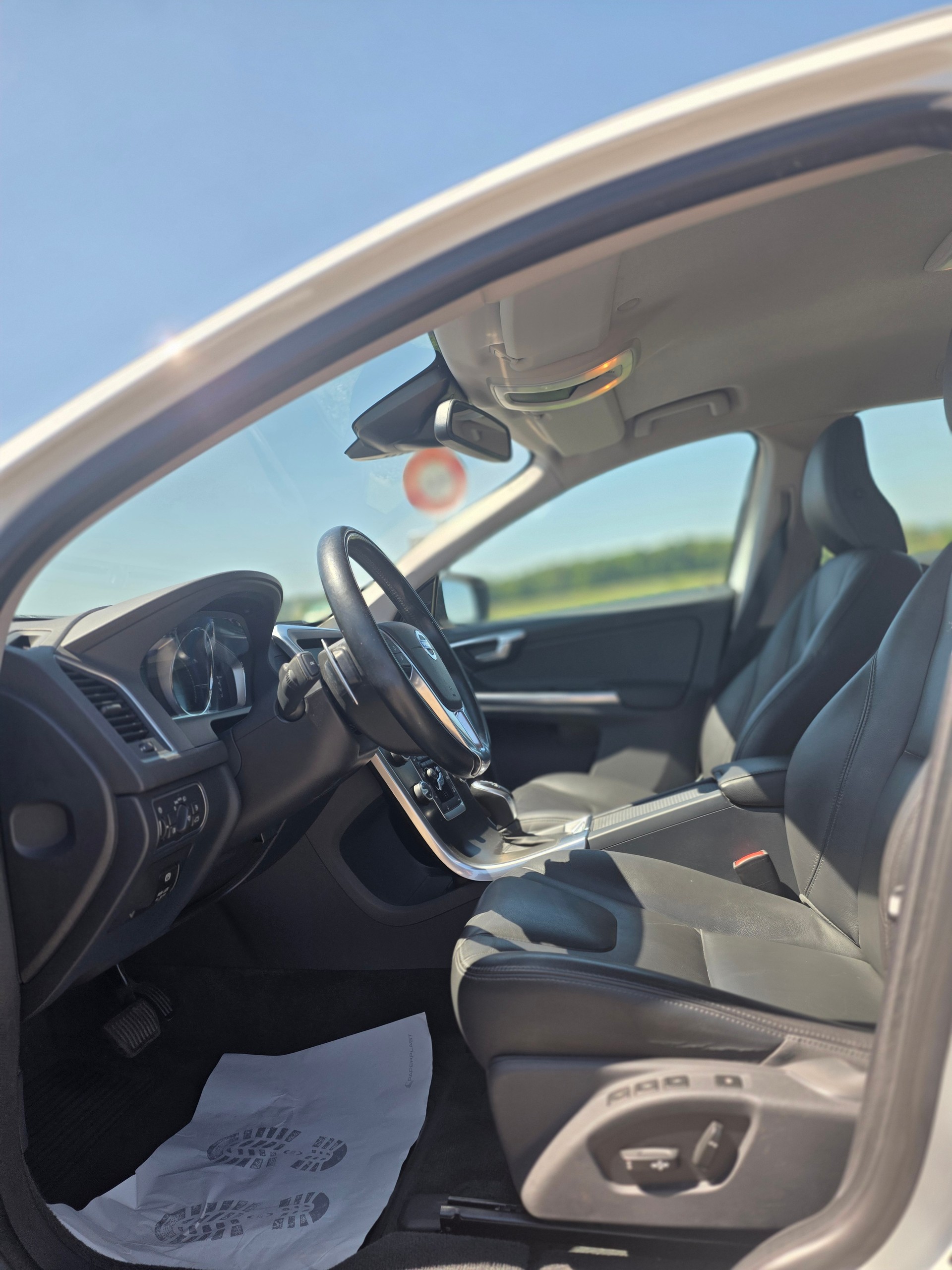 VOLVO XC60 D4 AWD Summum-image-9