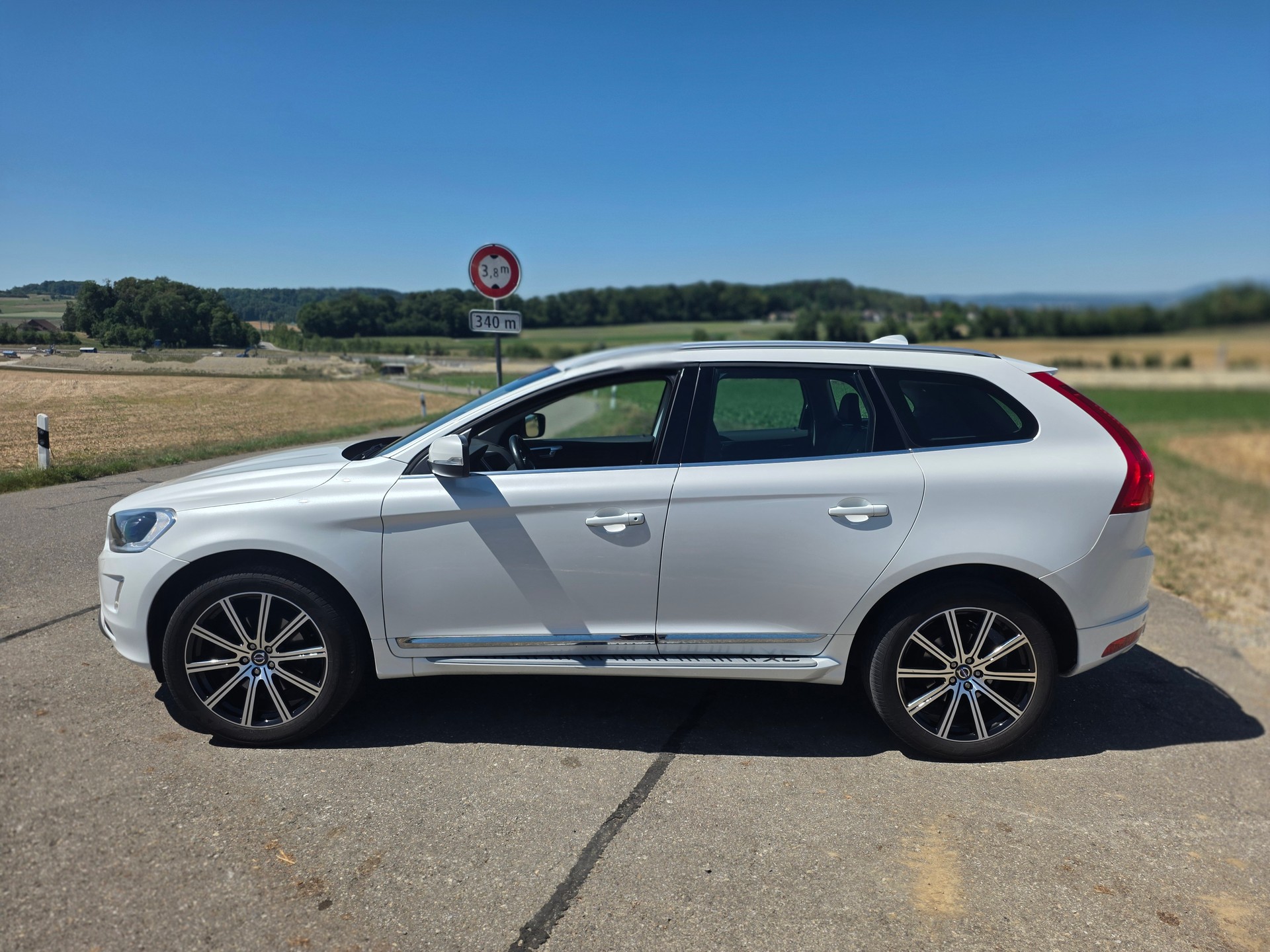 VOLVO XC60 D4 AWD Summum-image-8