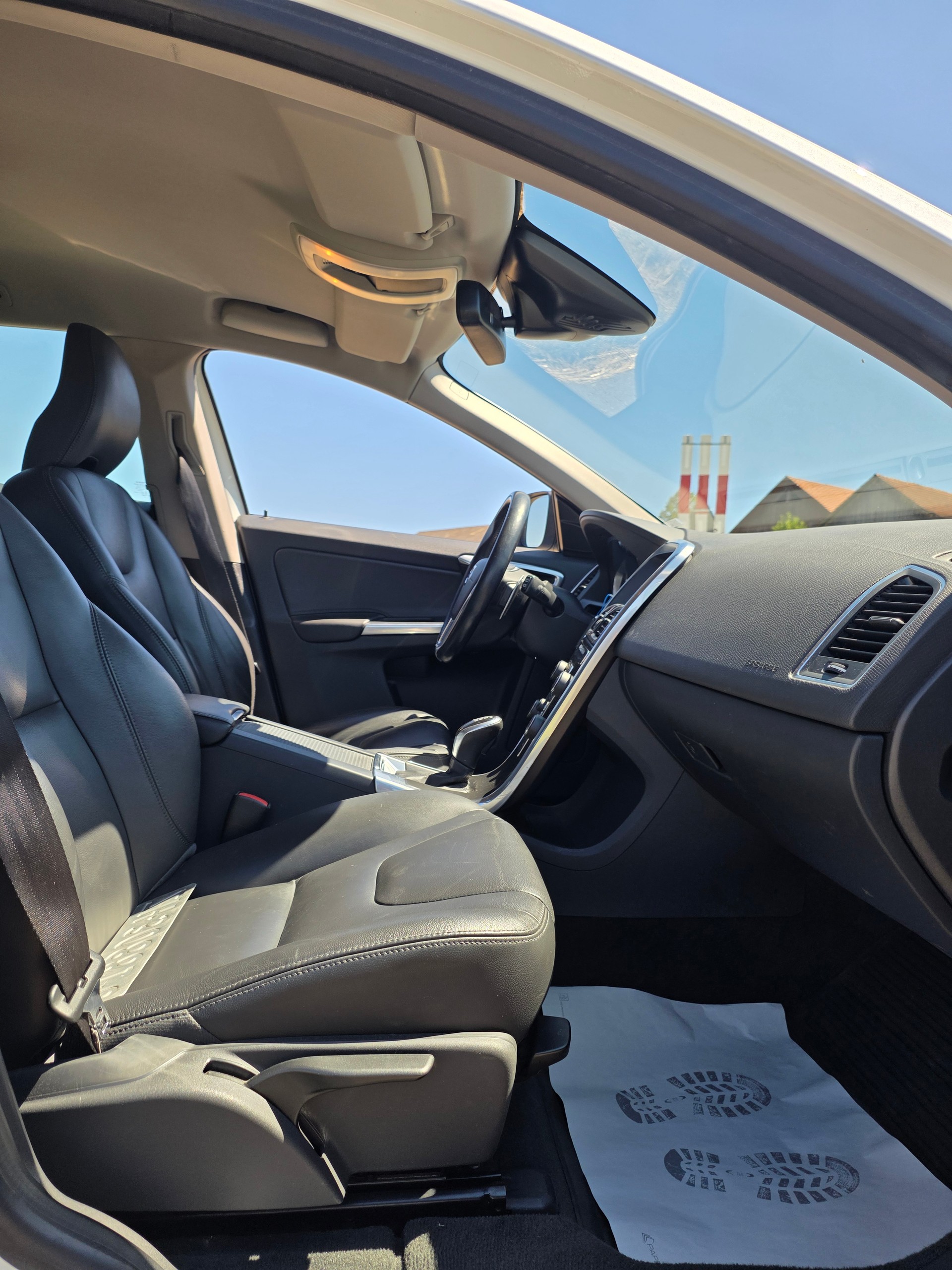 VOLVO XC60 D4 AWD Summum-image-13