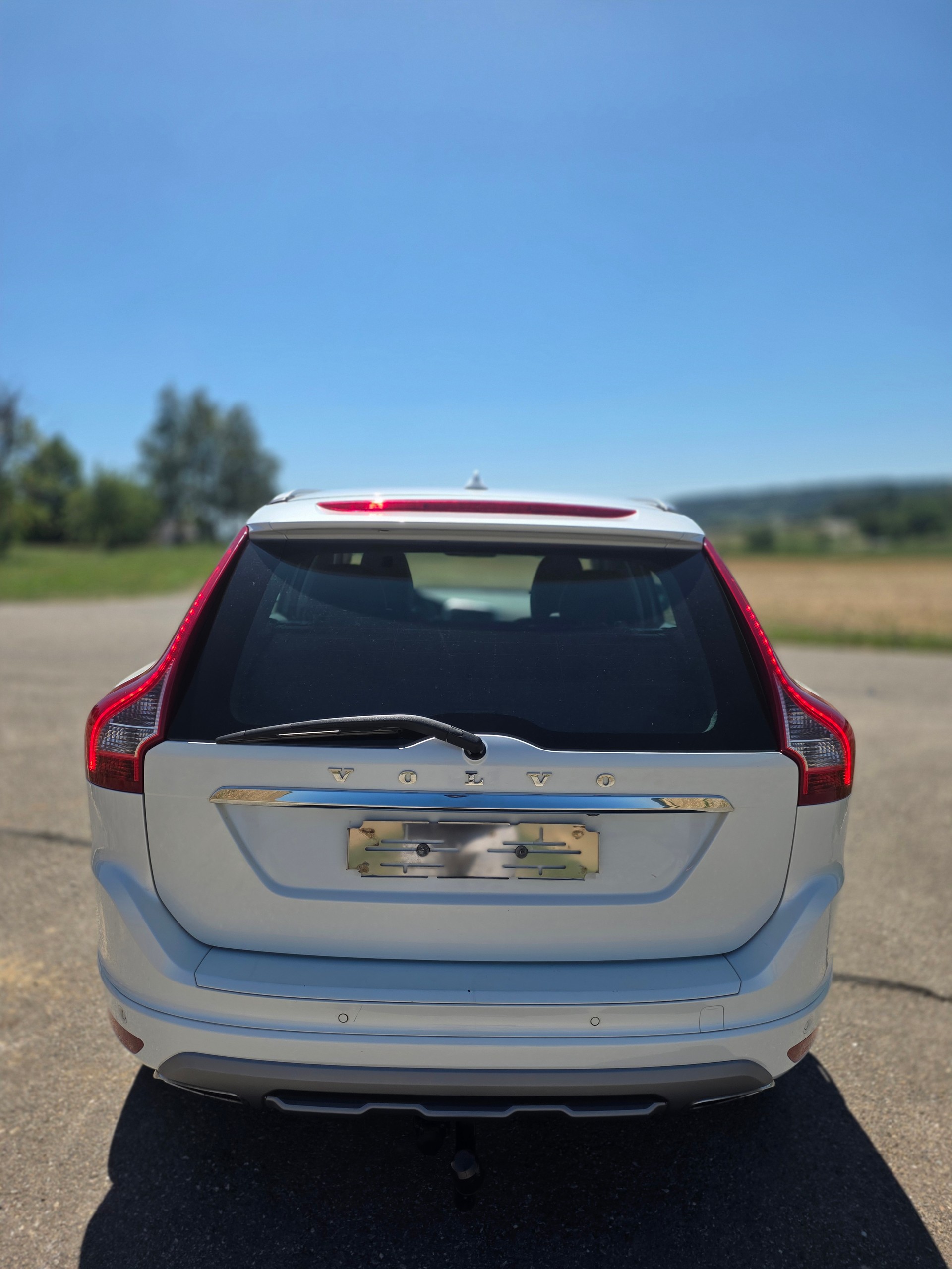 VOLVO XC60 D4 AWD Summum-image-4