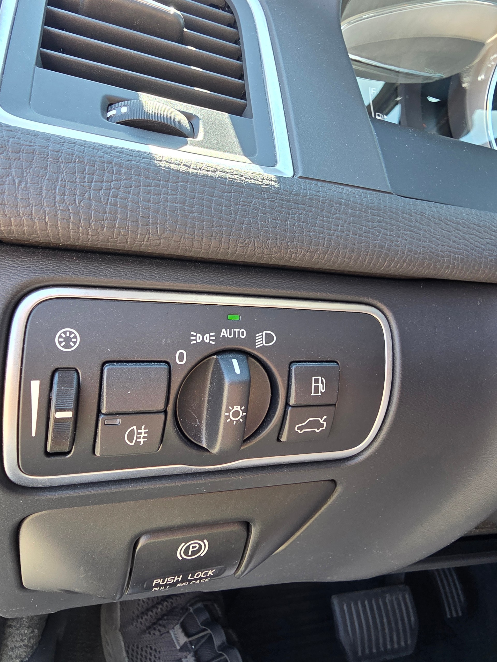 VOLVO XC60 D4 AWD Summum-image-15