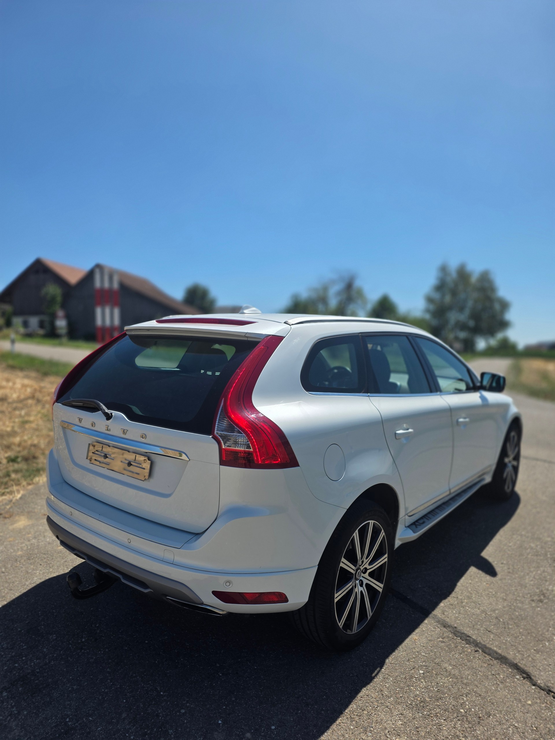 VOLVO XC60 D4 AWD Summum-image-3