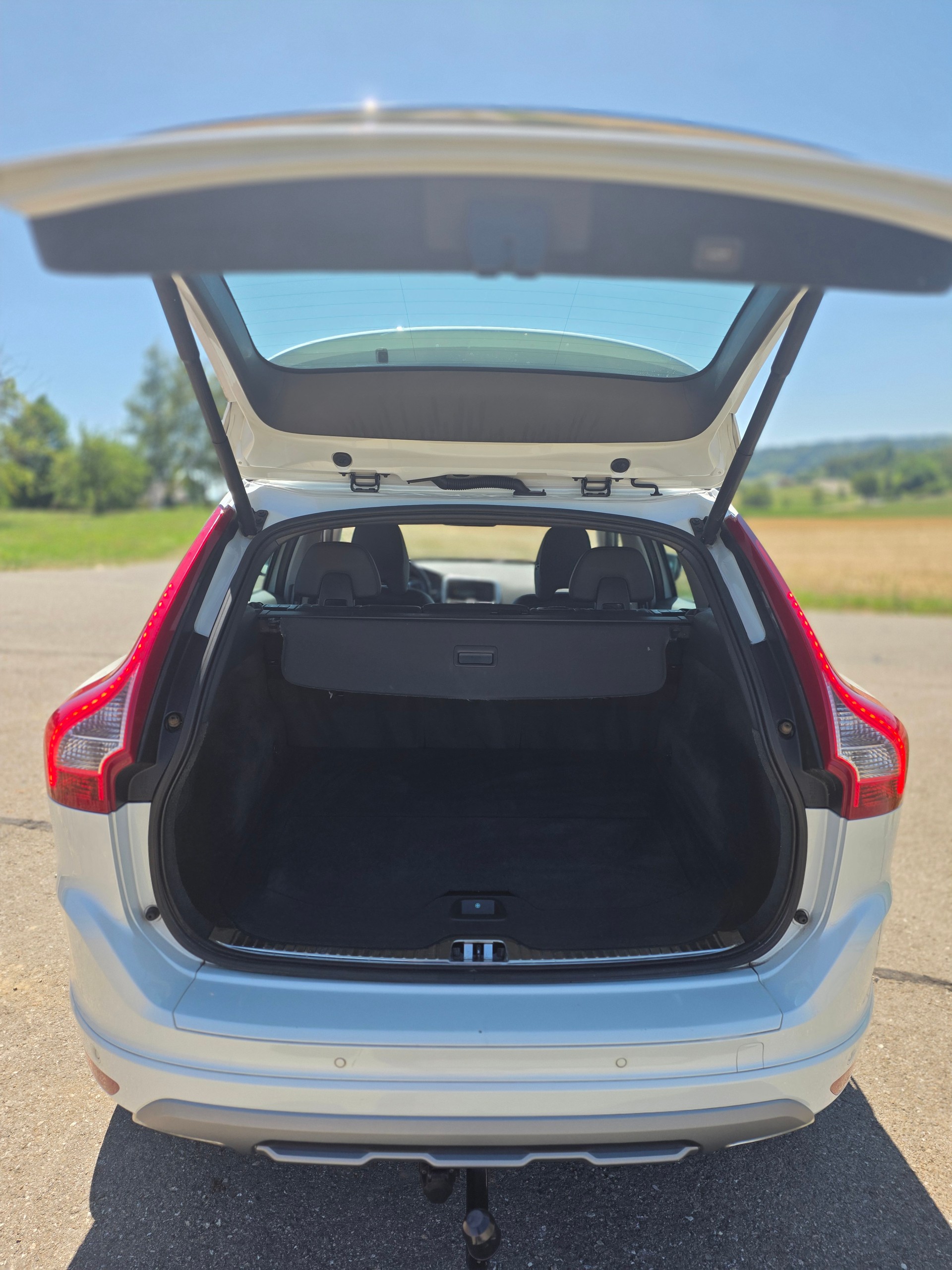 VOLVO XC60 D4 AWD Summum-image-5