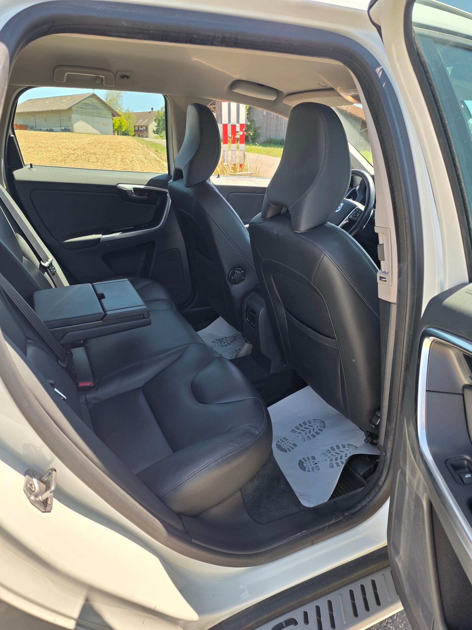VOLVO XC60 D4 AWD Summum-image-14