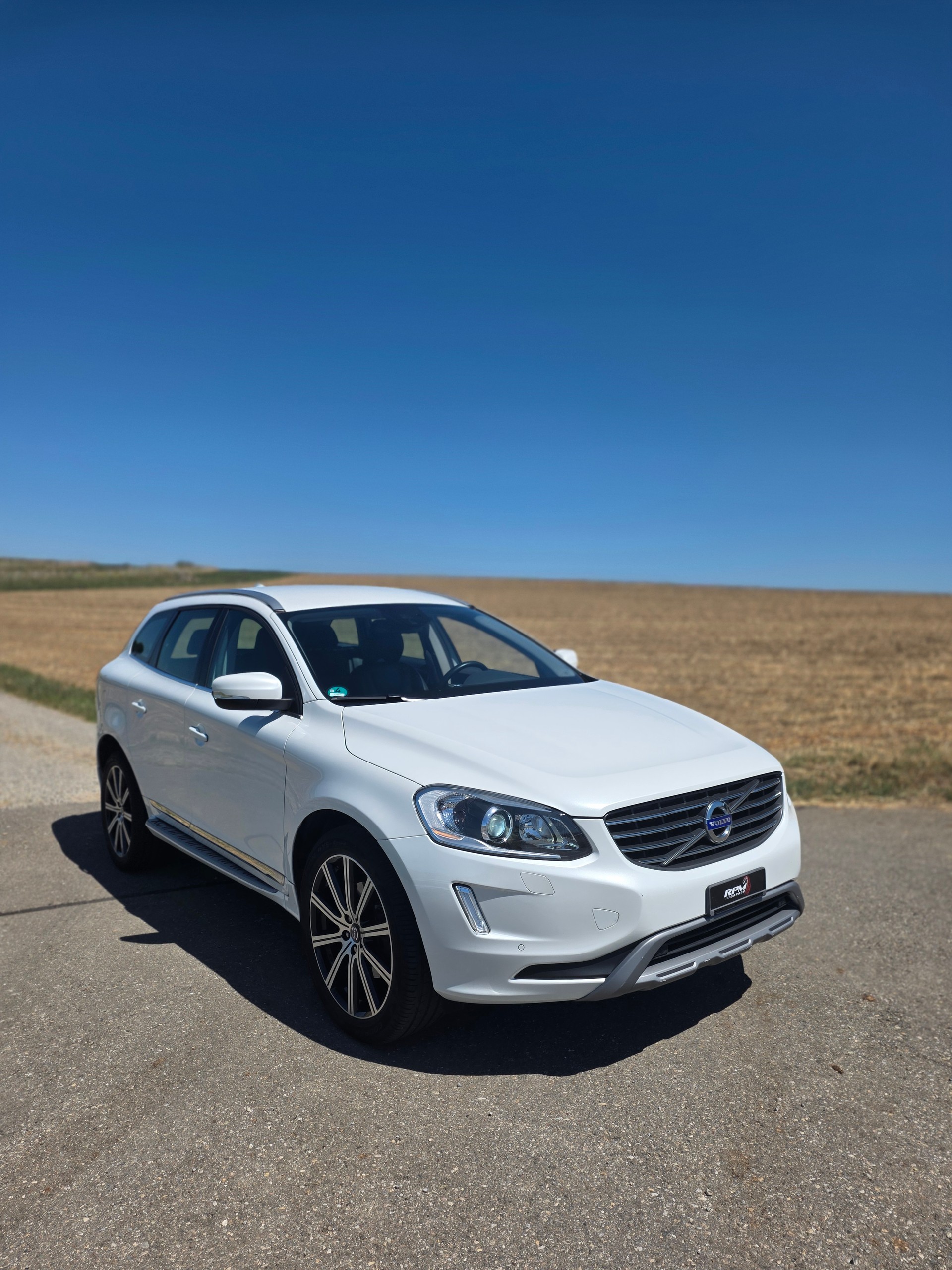 VOLVO XC60 D4 AWD Summum-image-1