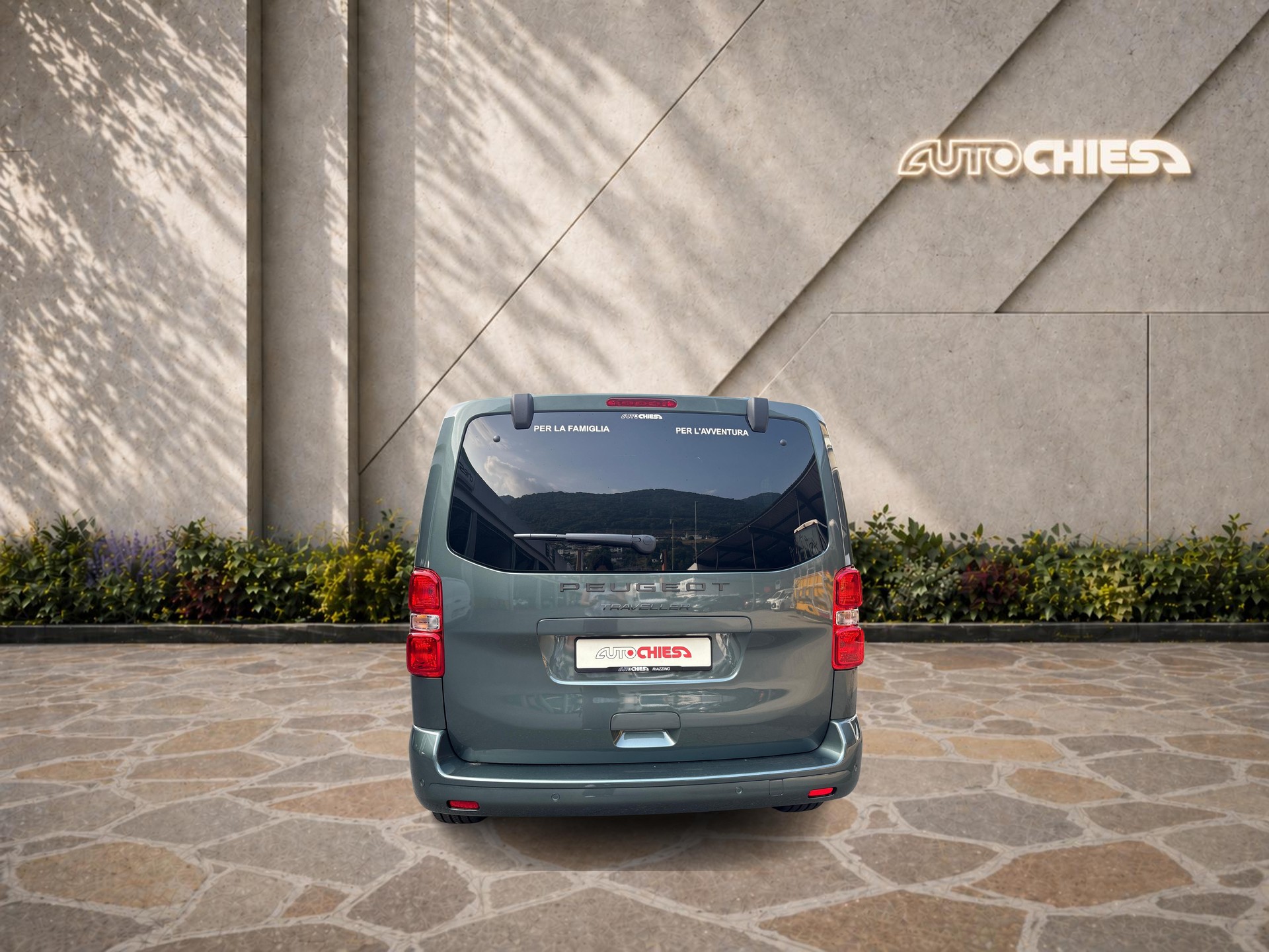 PEUGEOT Traveller Standard 2.2 BlueHDi 180 Family Edition S/S-showroom-element-3