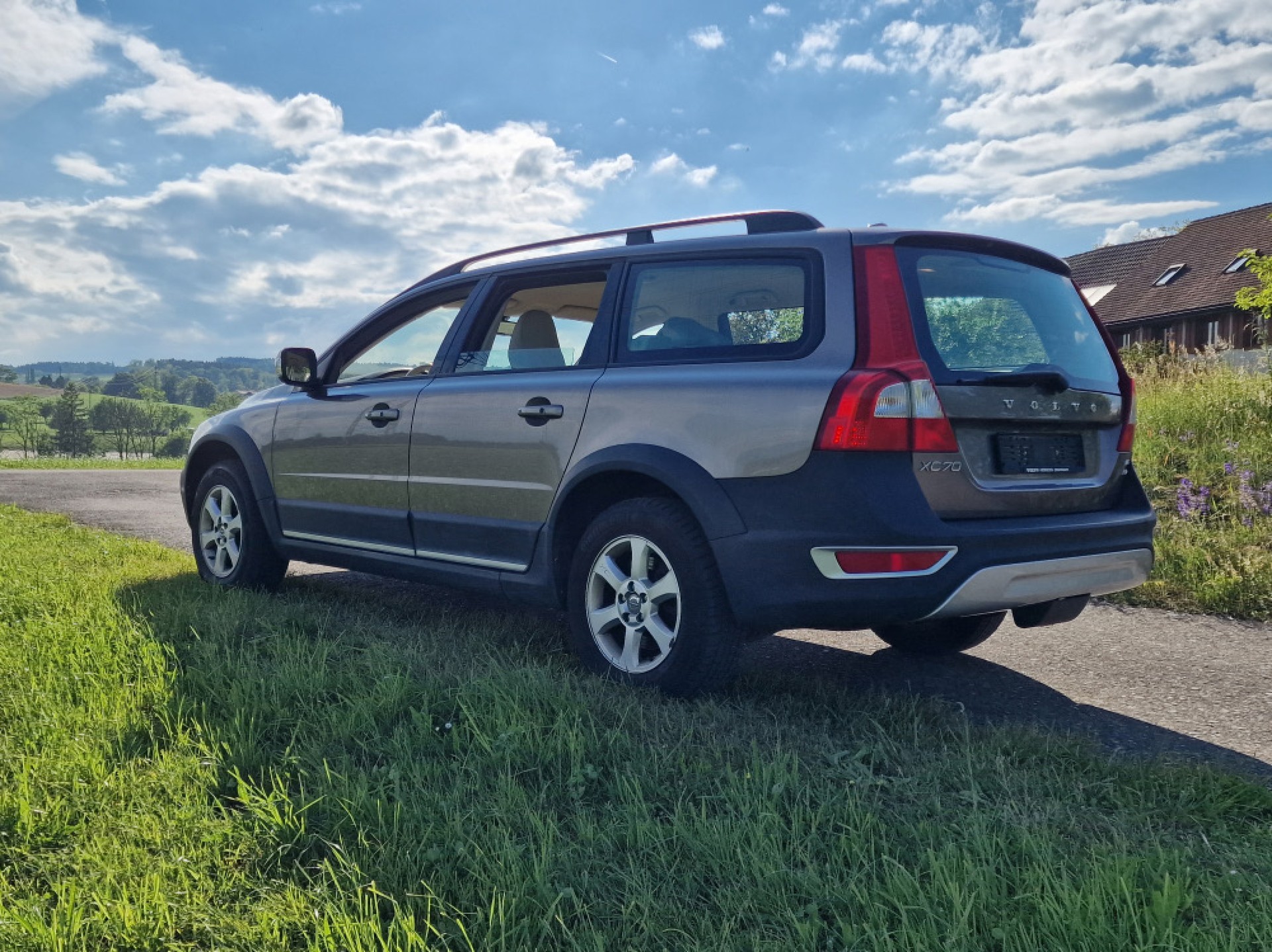 VOLVO 2.4 D5 Momentum AWD-image-8