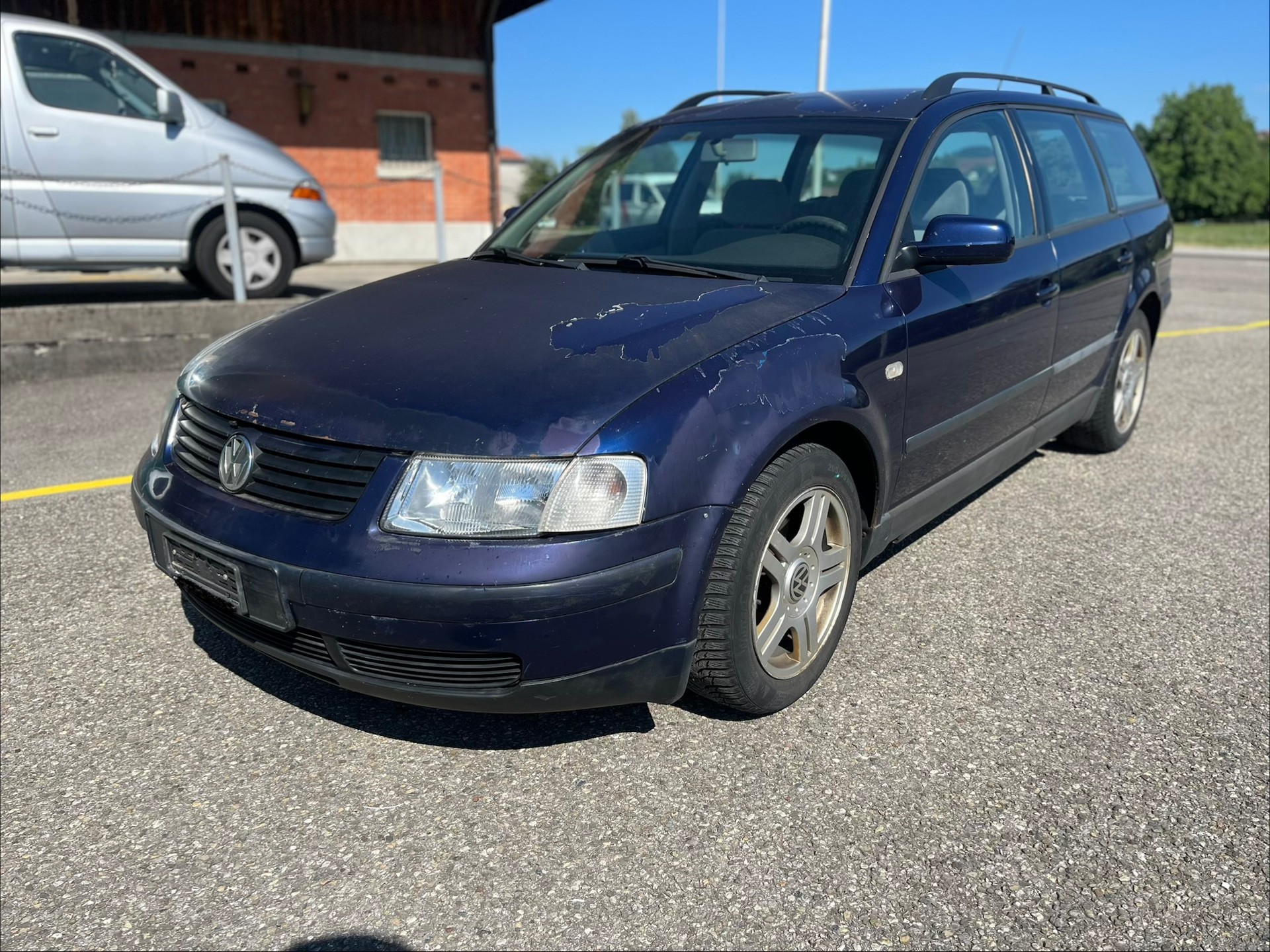 VW Automat Benzin Jg:2000km:271000 mit Alufelge
