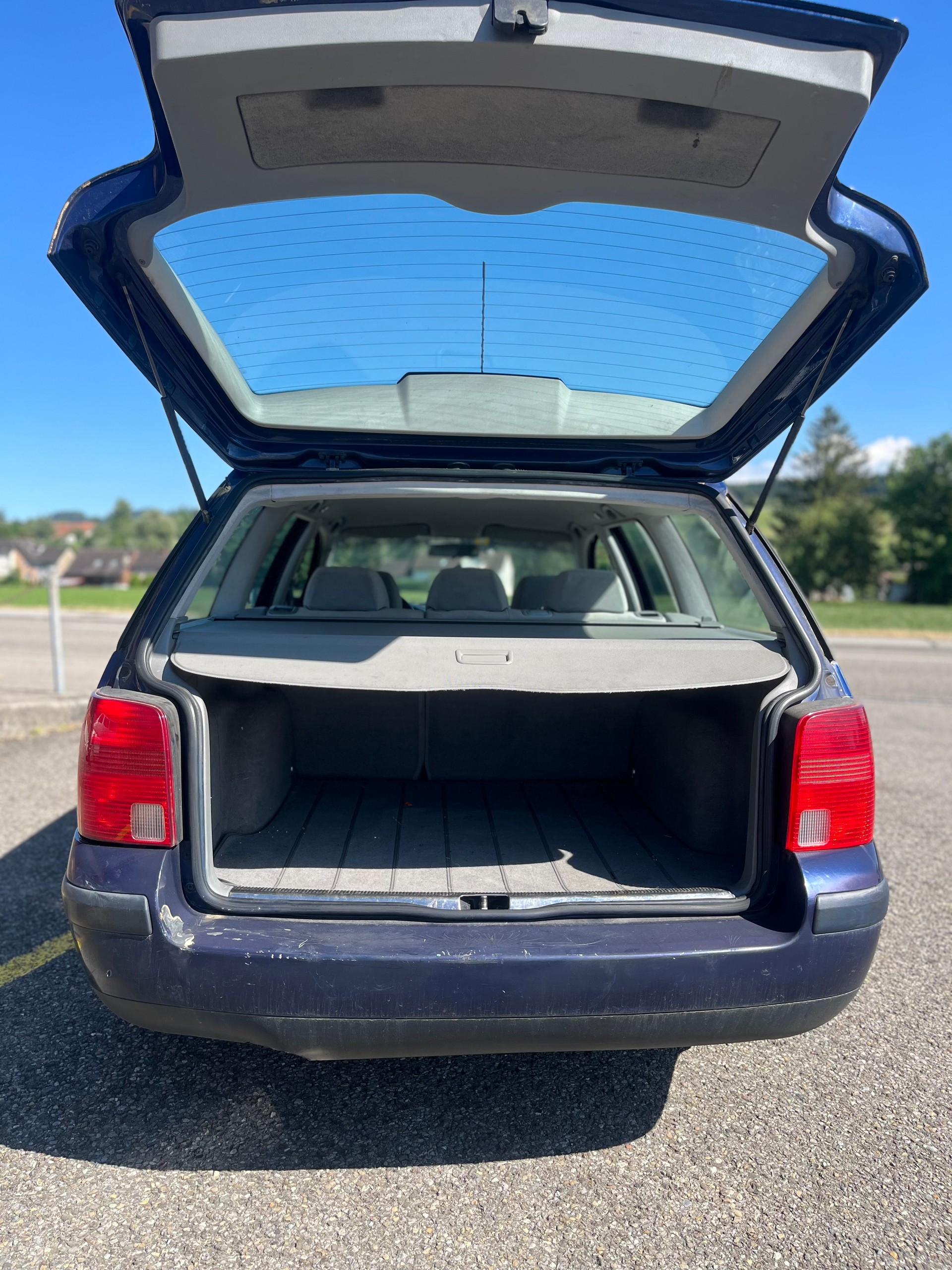 VW Automat Benzin Jg:2000km:271000 mit Alufelge-image-9