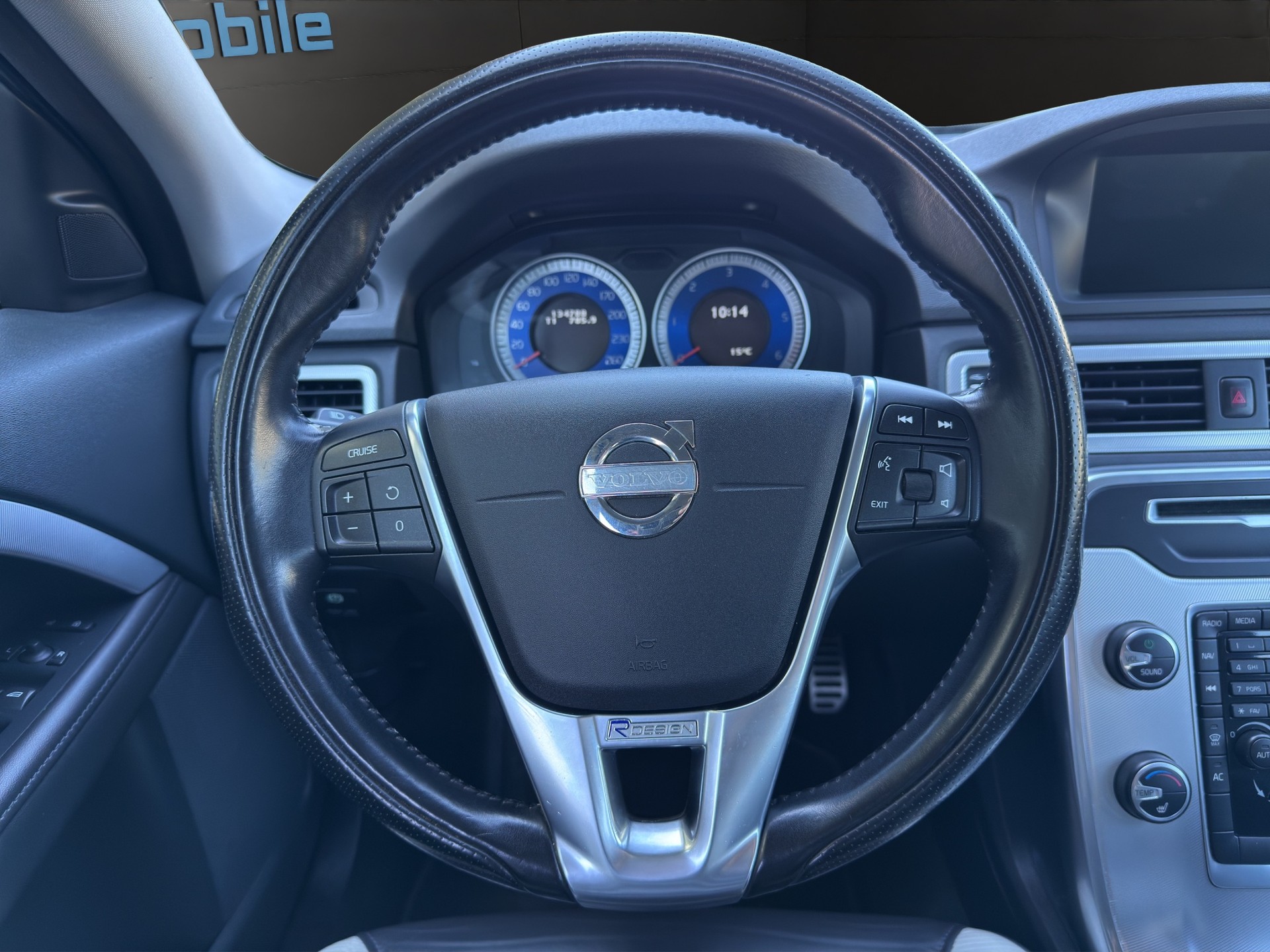 VOLVO V70 D3 R-Design Edition Geartronic-image-4