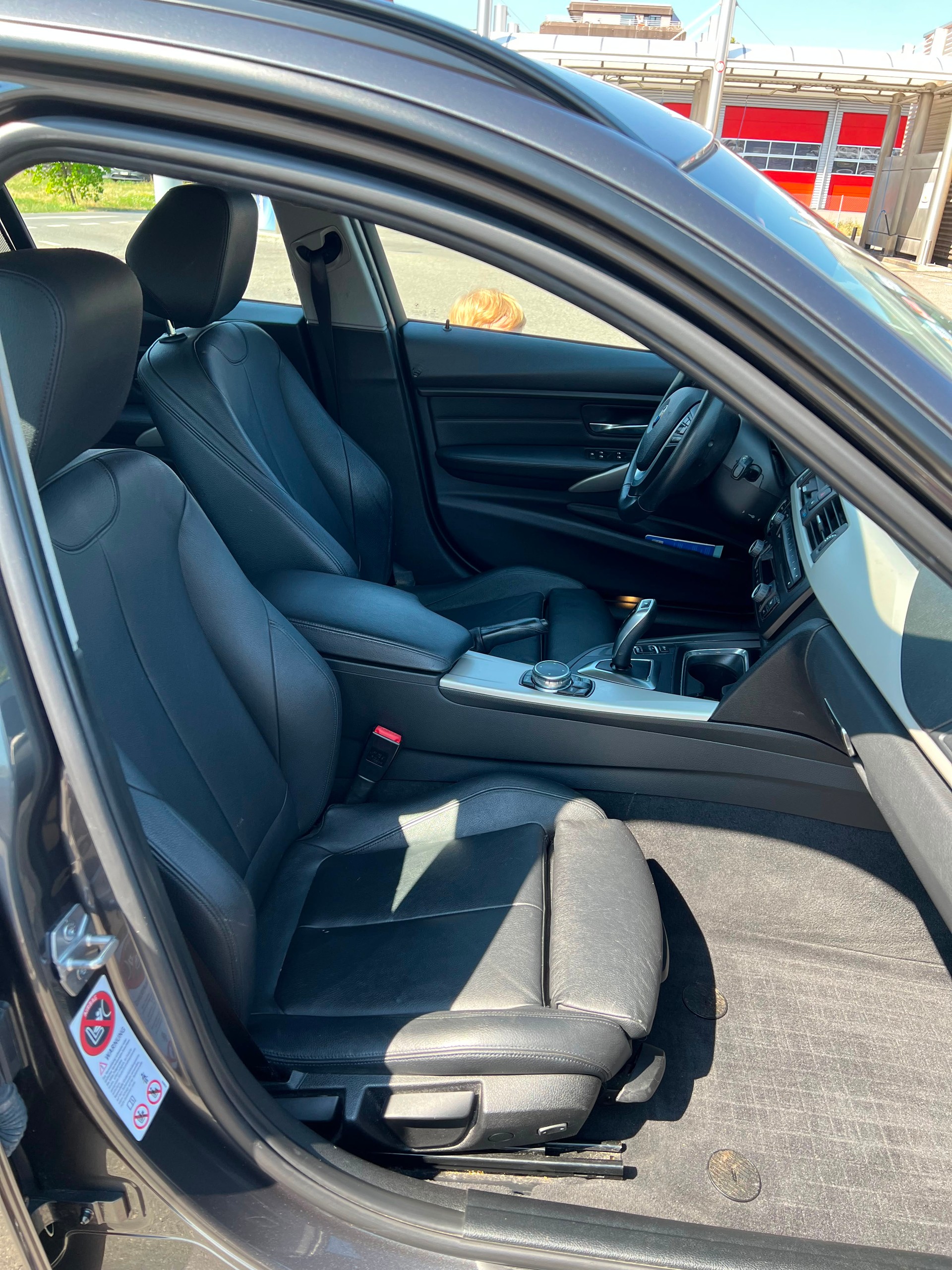 BMW 320d xDrive-image-3