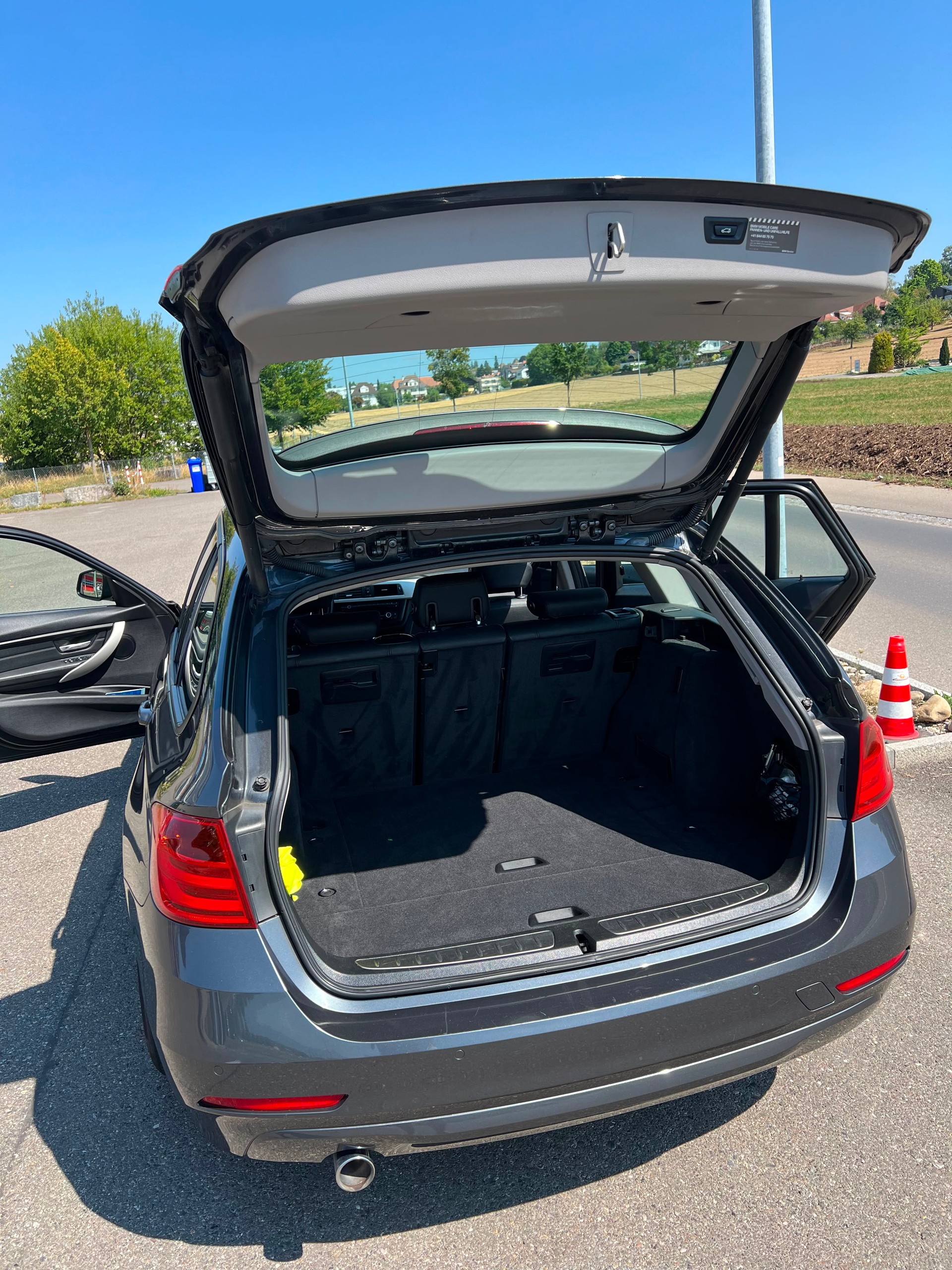 BMW 320d xDrive-image-5