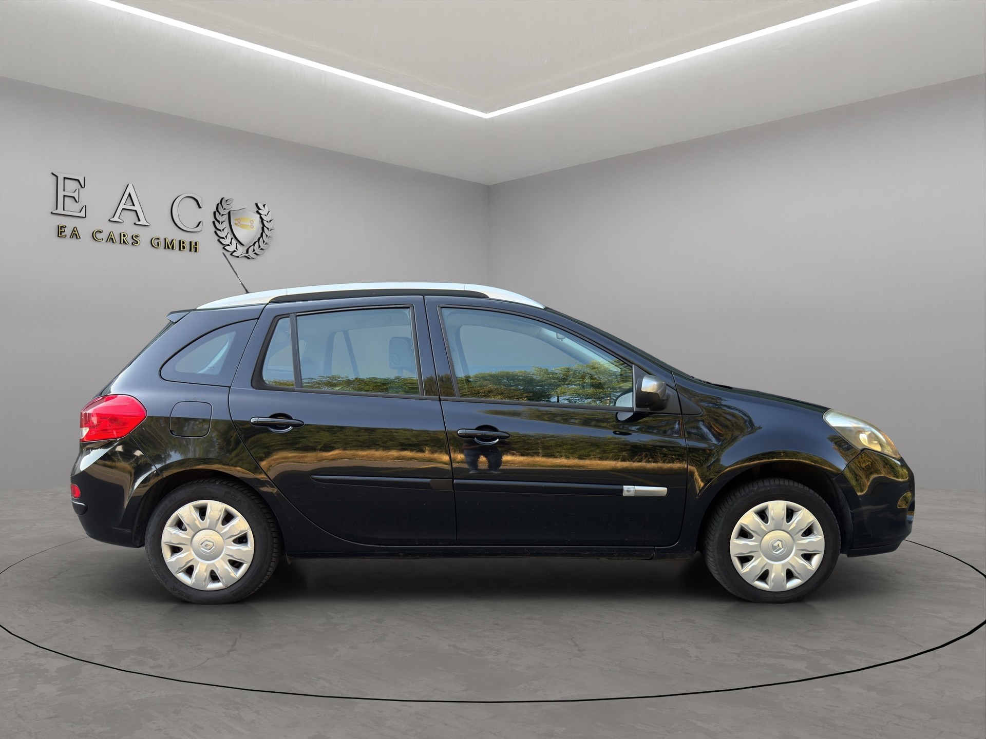 RENAULT Clio Grandtour 1.6 16V Night&Day Automatic-image-5