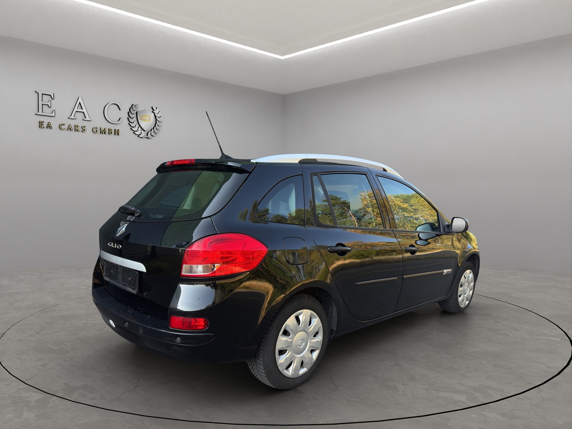 RENAULT Clio Grandtour 1.6 16V Night&Day Automatic-image-4