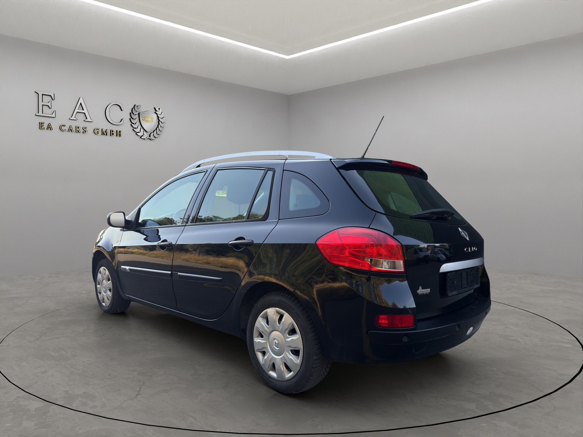 RENAULT Clio Grandtour 1.6 16V Night&Day Automatic-image-2