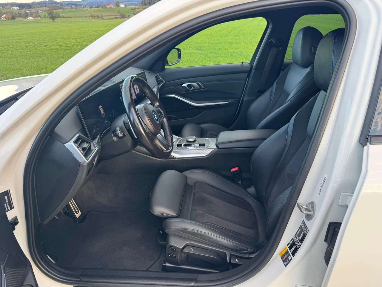 BMW 330e Touring Steptronic M Sport Pro-image-6