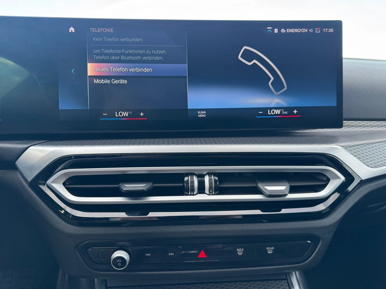 BMW 330e Touring Steptronic M Sport Pro-image-12