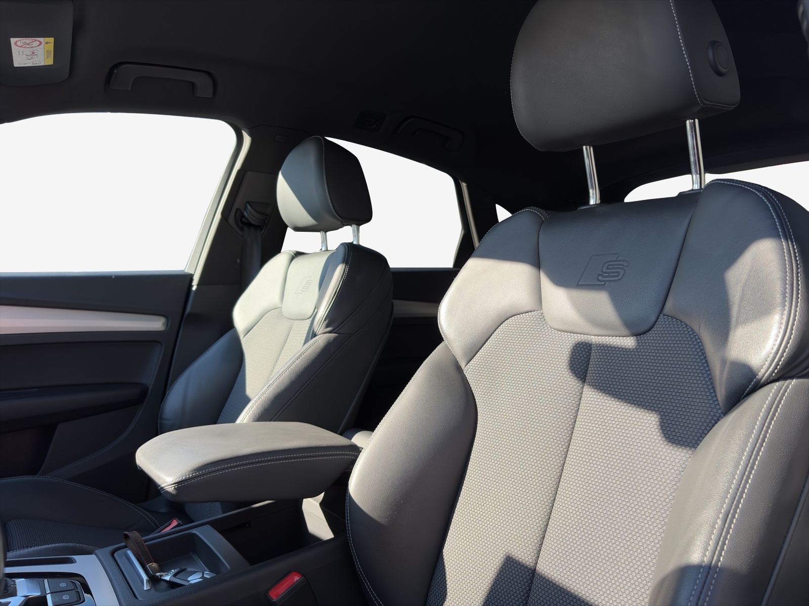 AUDI Q5 Sportback 40 TDI Blackedition quattro S-tronic-image-14