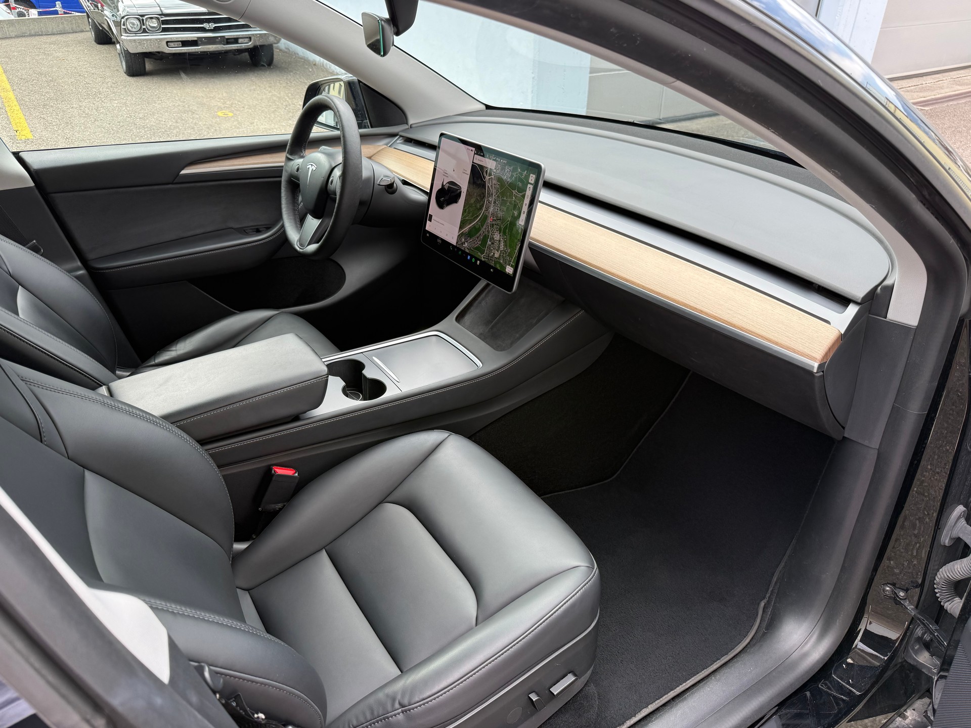TESLA Model Y Long Range-image-11