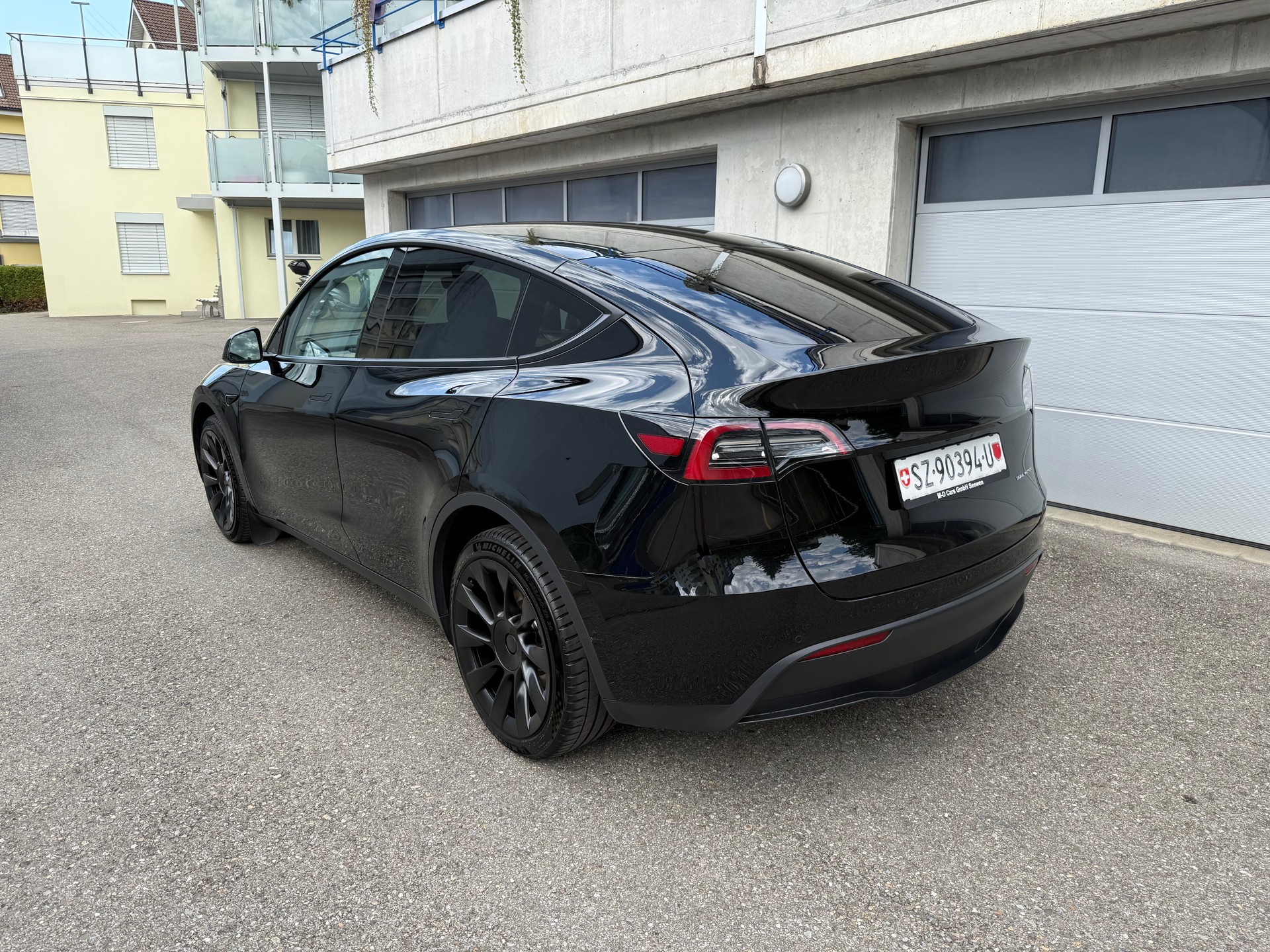 TESLA Model Y Long Range-image-5