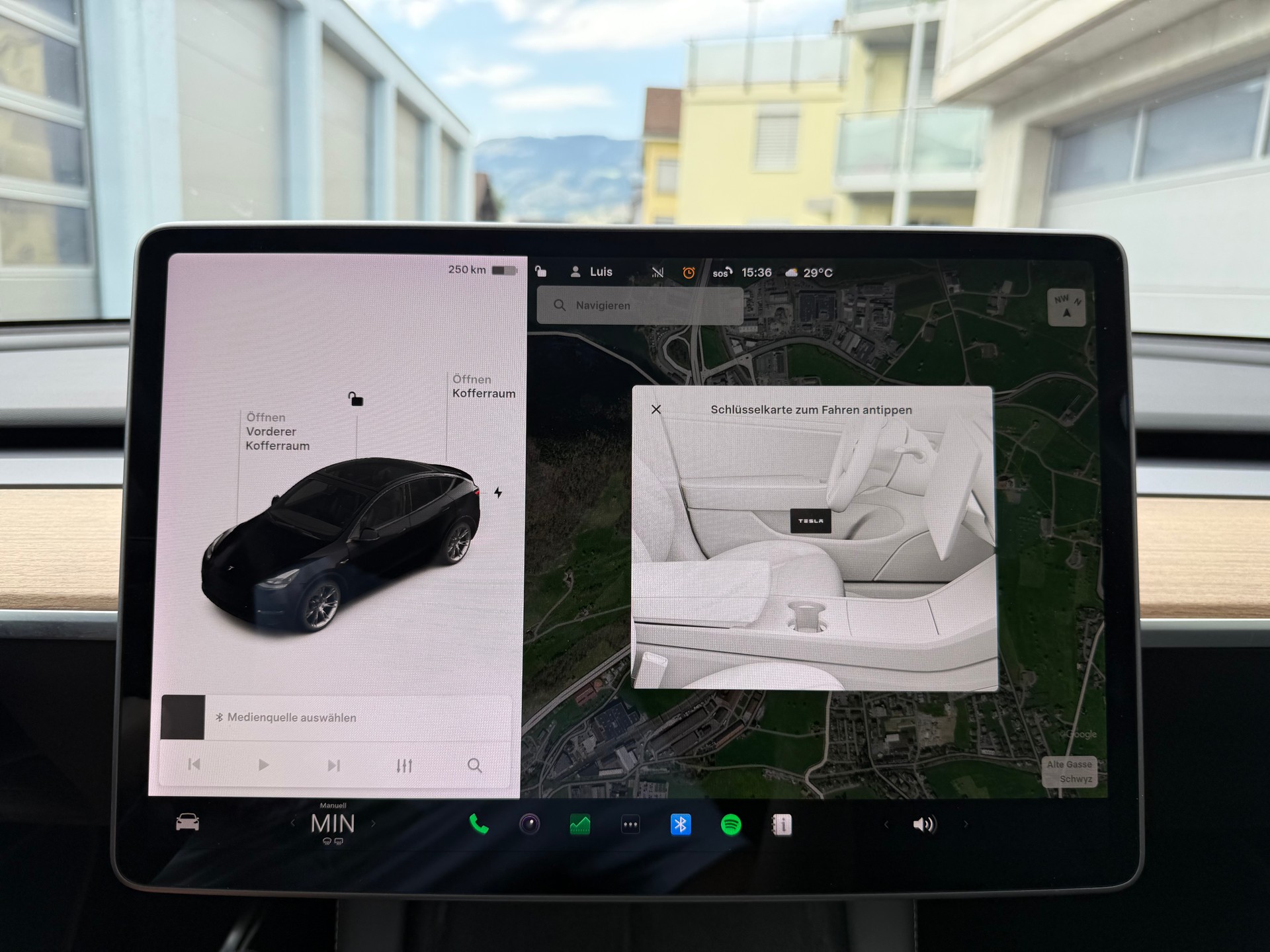 TESLA Model Y Long Range-image-16