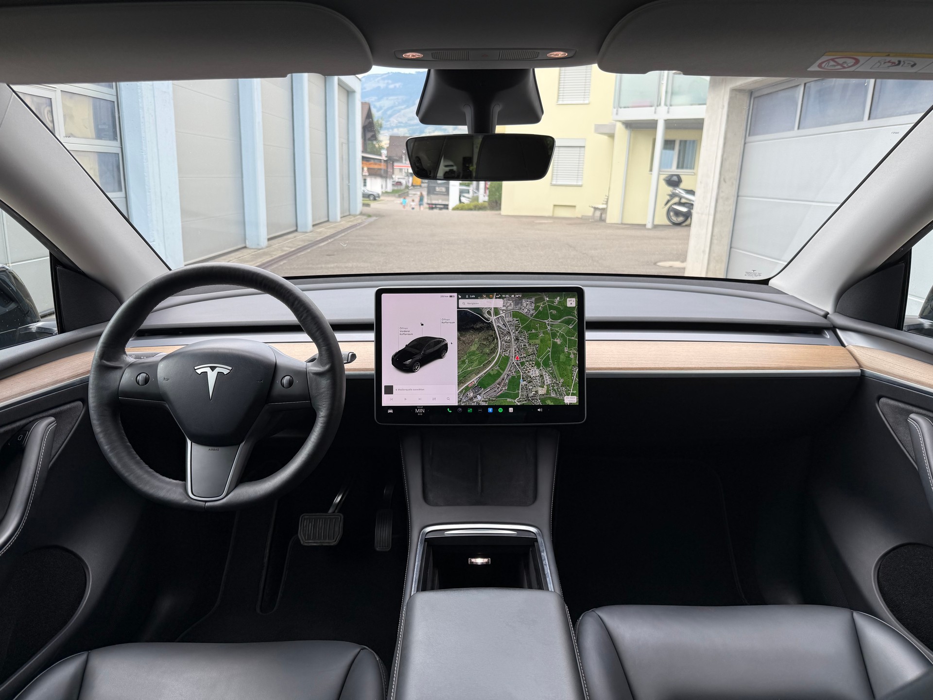 TESLA Model Y Long Range-image-22
