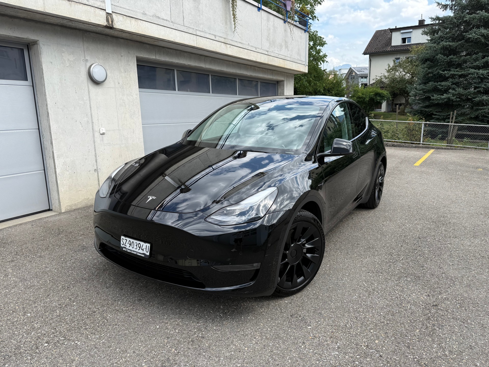 TESLA Model Y Long Range-image-0