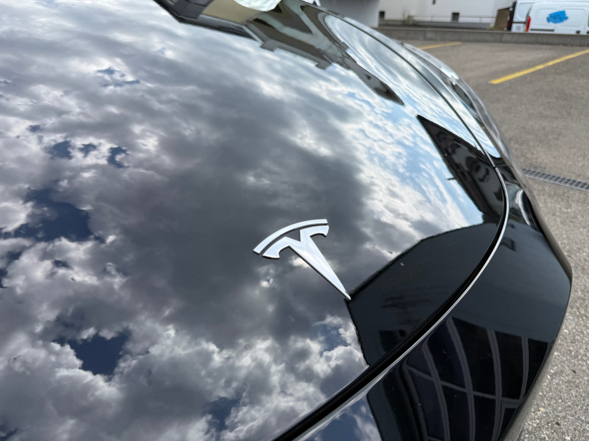 TESLA Model Y Long Range-image-27