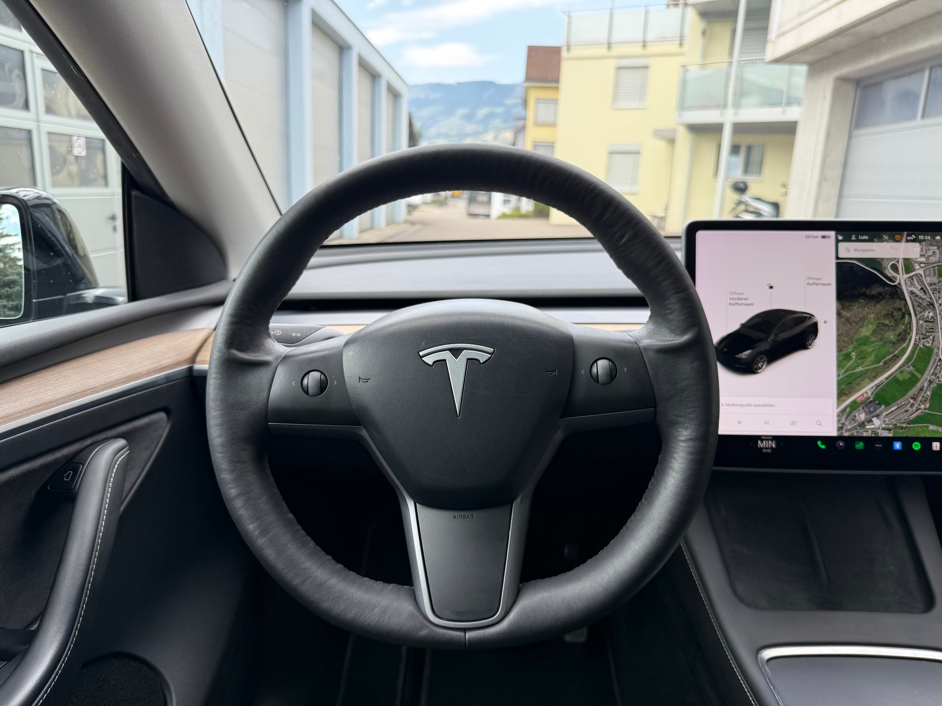 TESLA Model Y Long Range-image-13