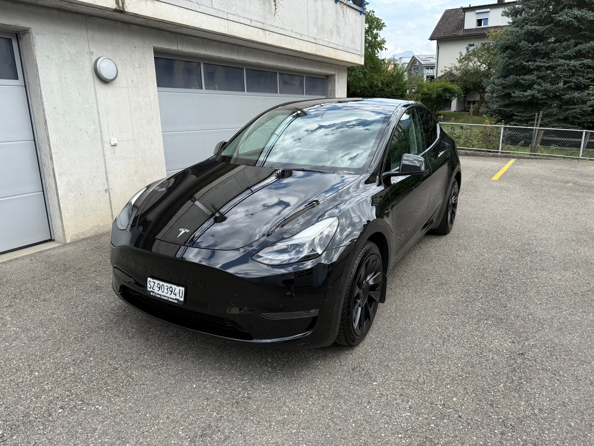 TESLA Model Y Long Range-image-7
