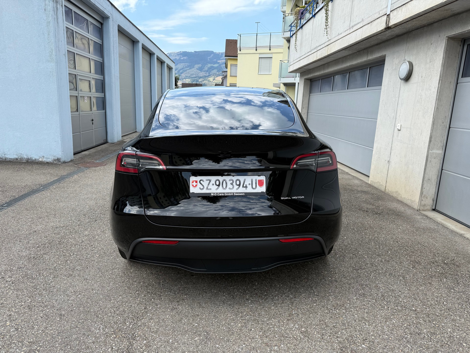 TESLA Model Y Long Range-image-4