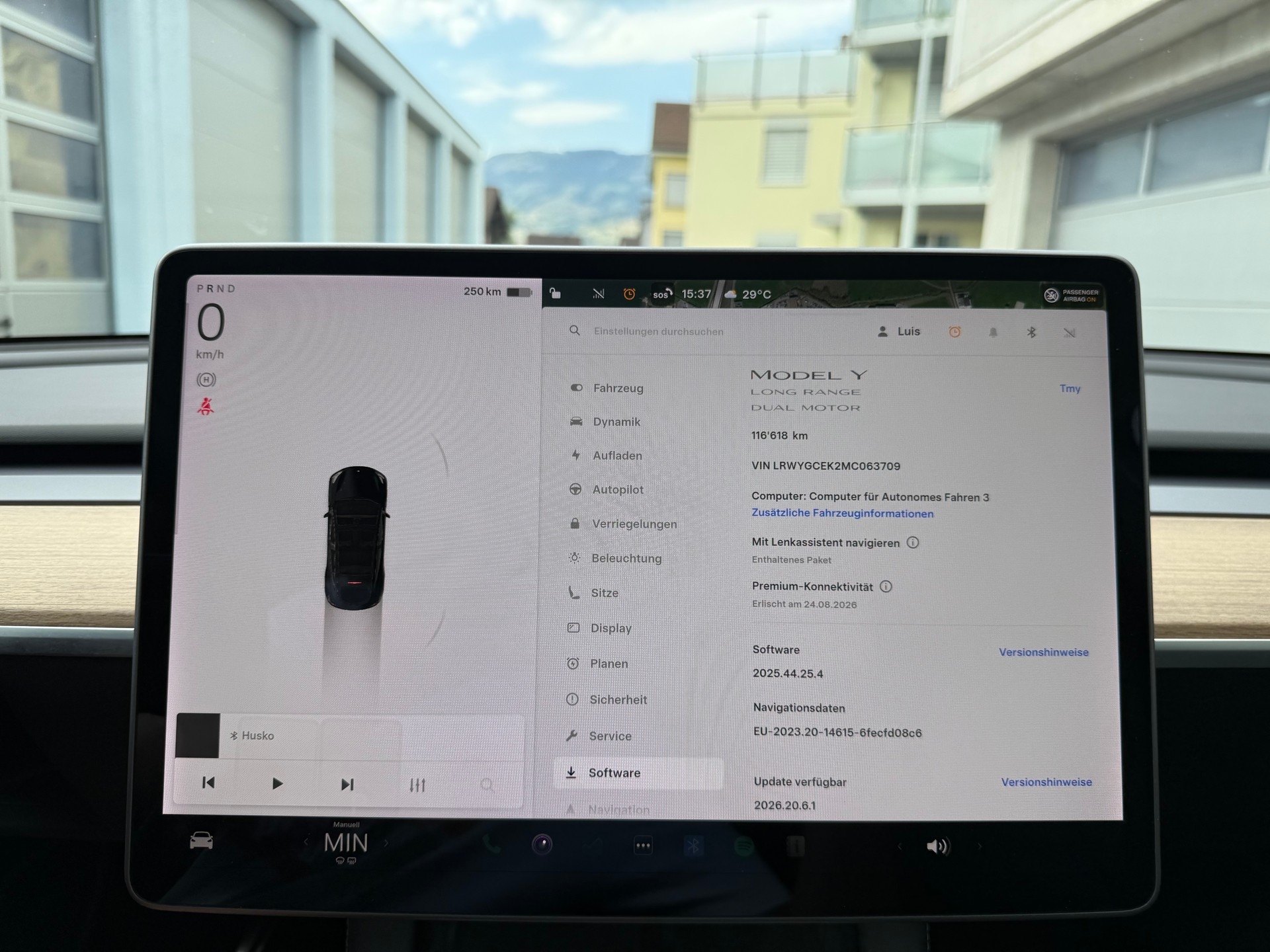 TESLA Model Y Long Range-image-15
