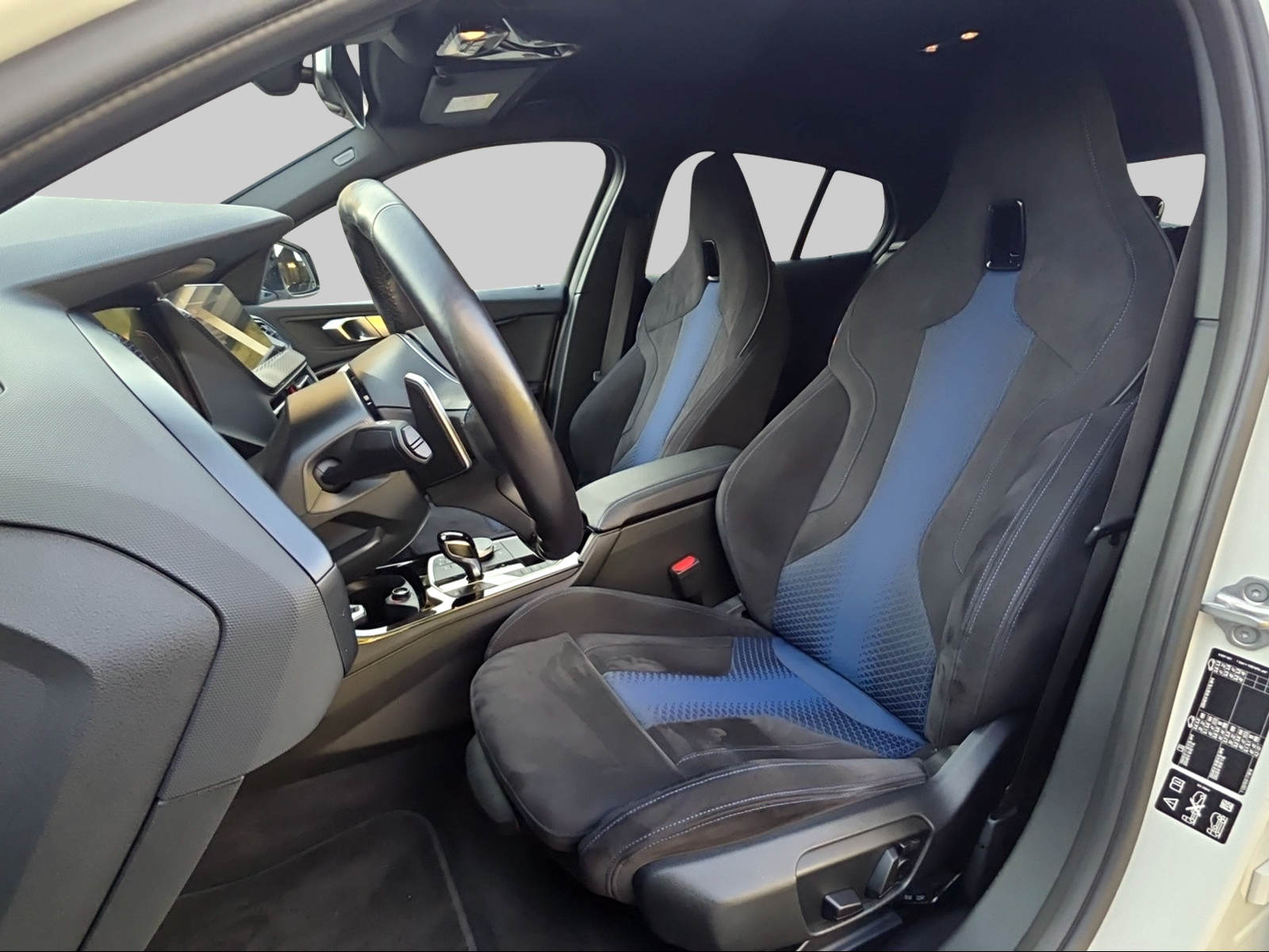 BMW 120d xDrive Steptronic M Sport-image-10