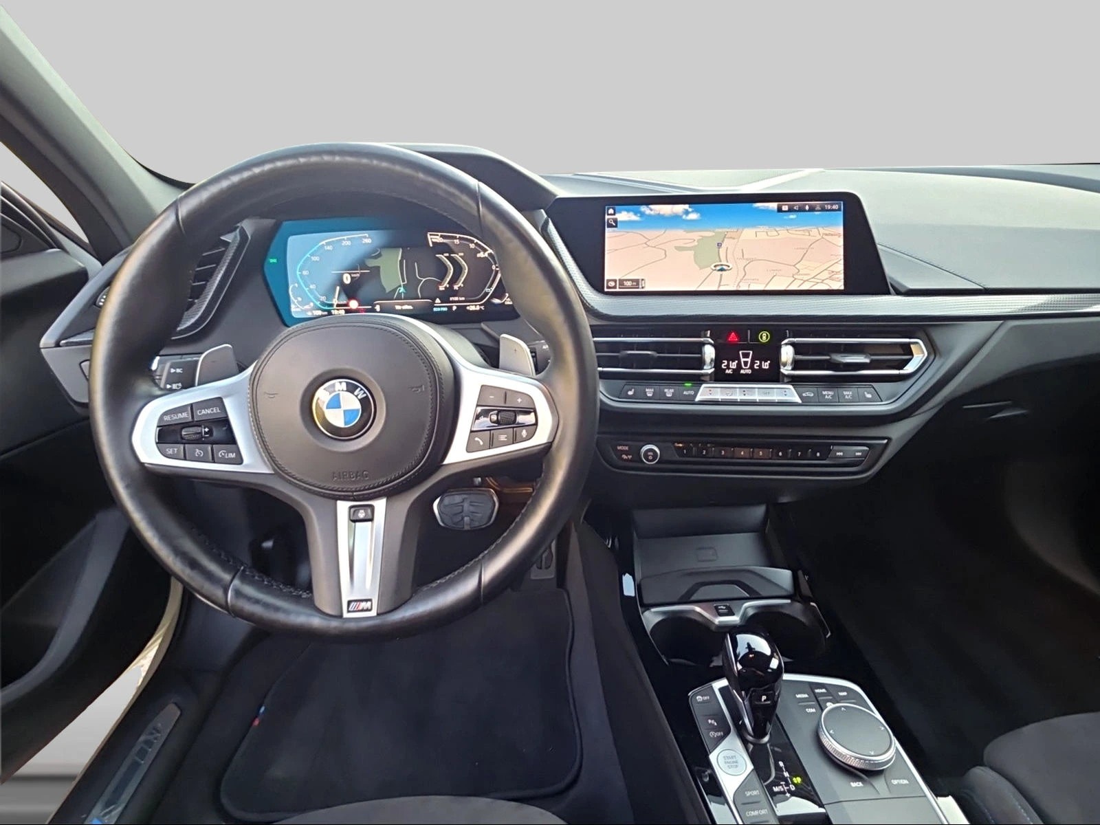 BMW 120d xDrive Steptronic M Sport-image-12