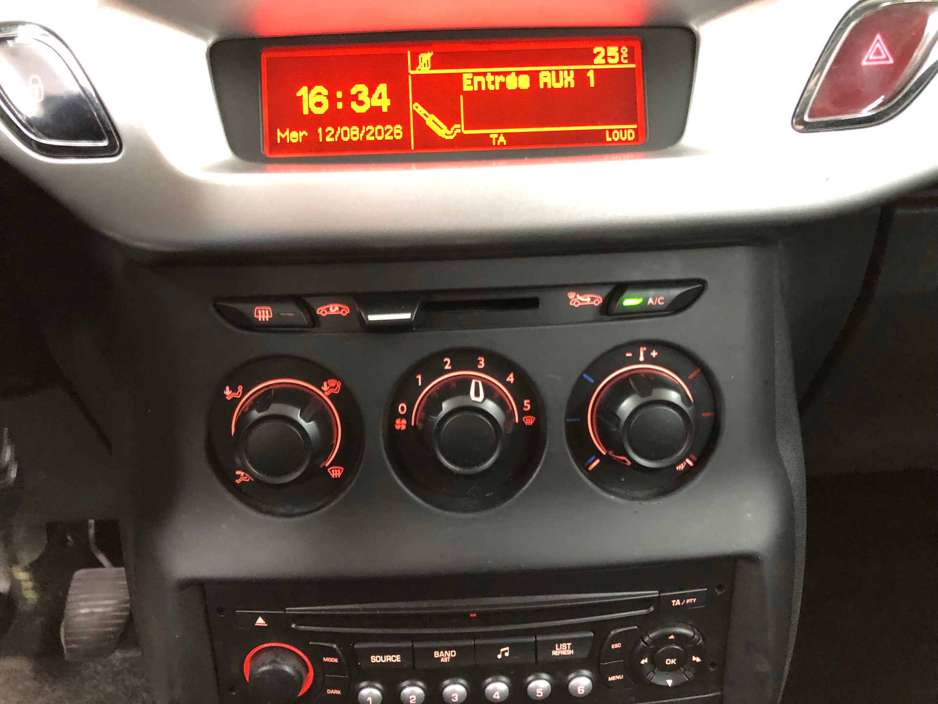 CITROEN C3 1.4i 16V Chic-image-10