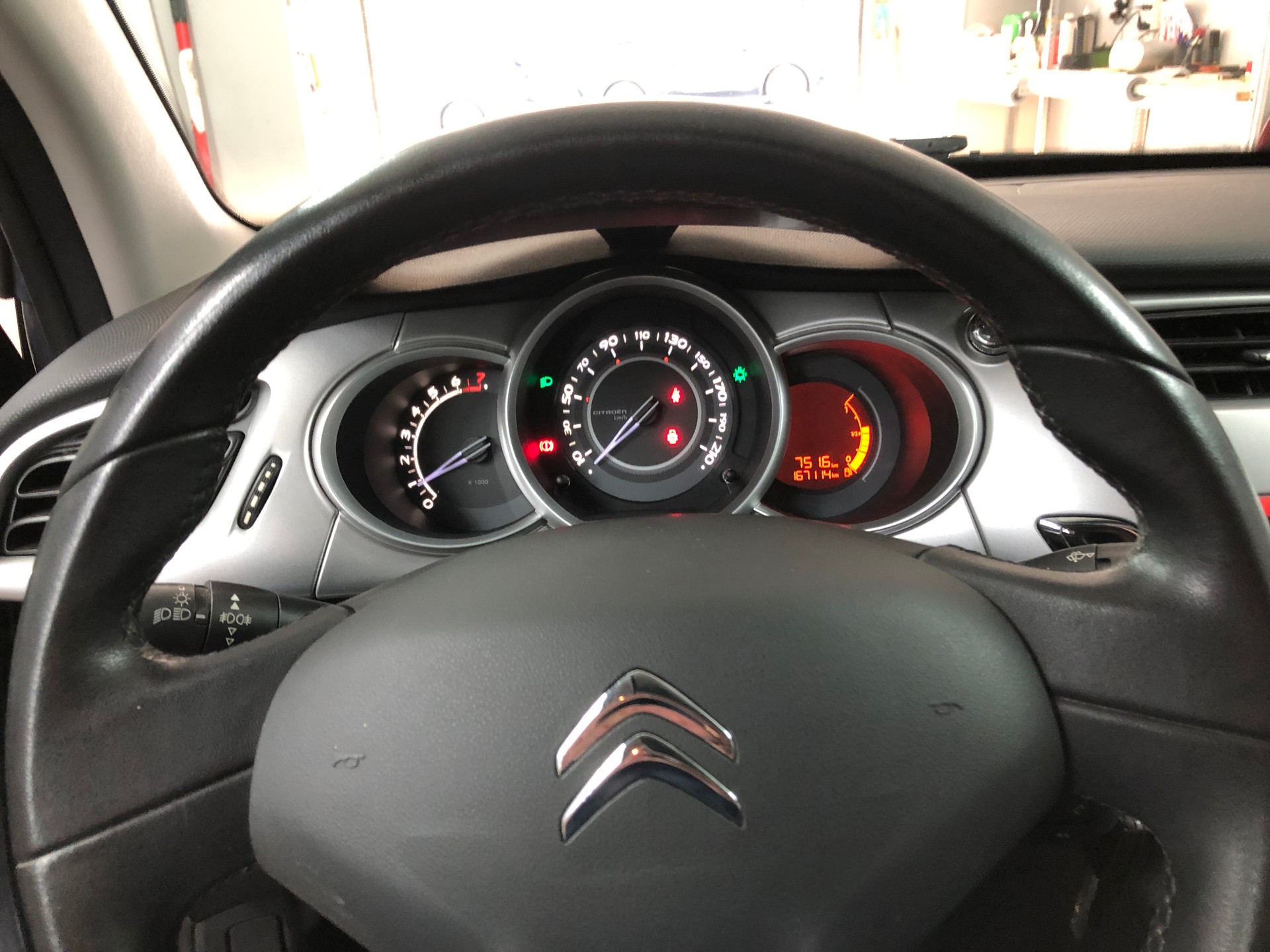 CITROEN C3 1.4i 16V Chic-image-11