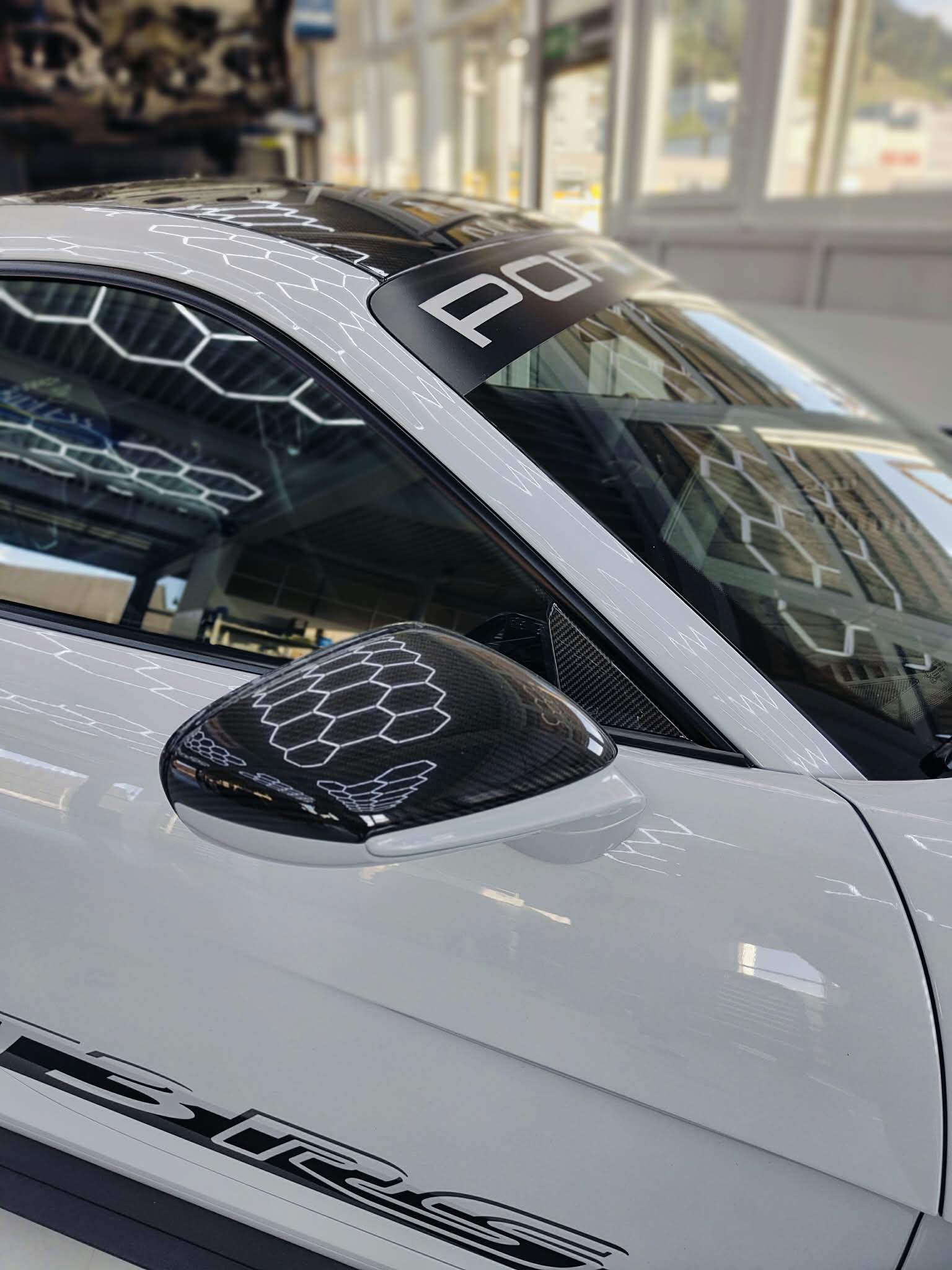 PORSCHE 911 GT3 RS-image-9