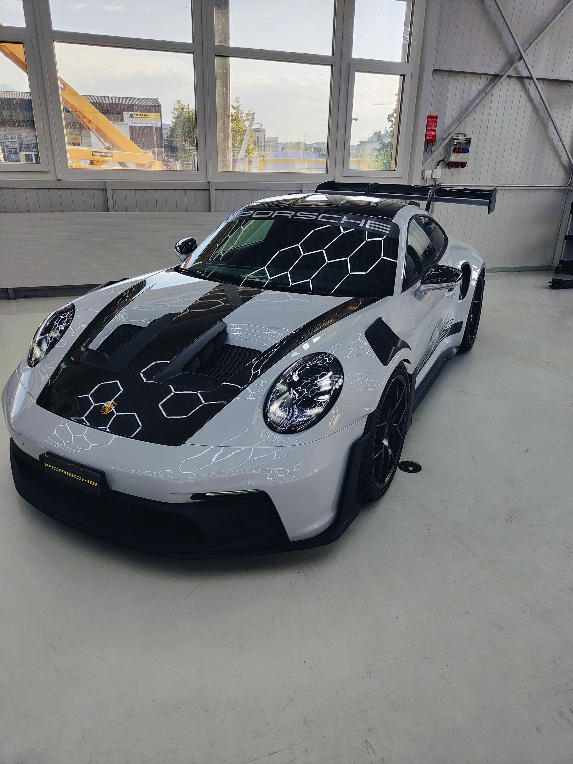 PORSCHE 911 GT3 RS-image-0