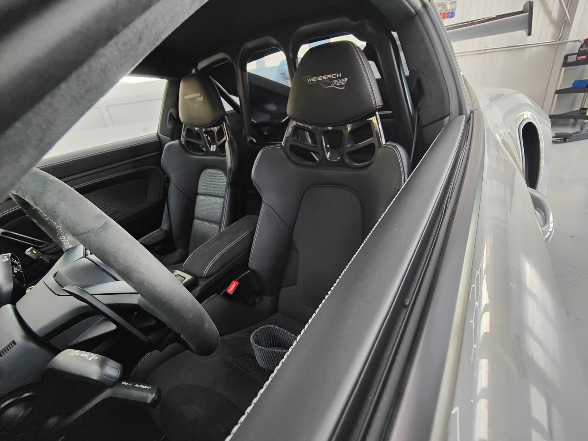 PORSCHE 911 GT3 RS-image-11