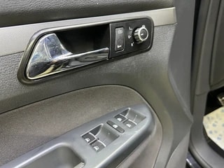 VW Touran 1.9 TDI-image-7