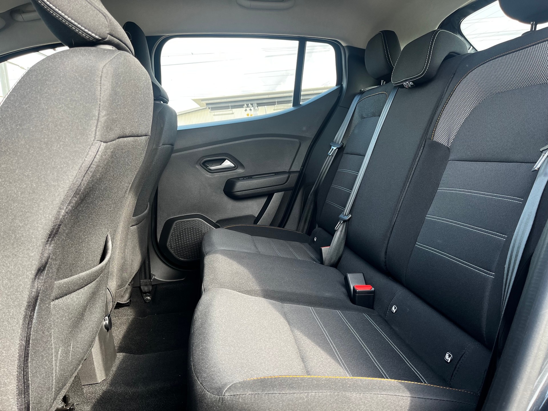 DACIA Sandero Stepway TCe 90 Comfort CVT-image-7