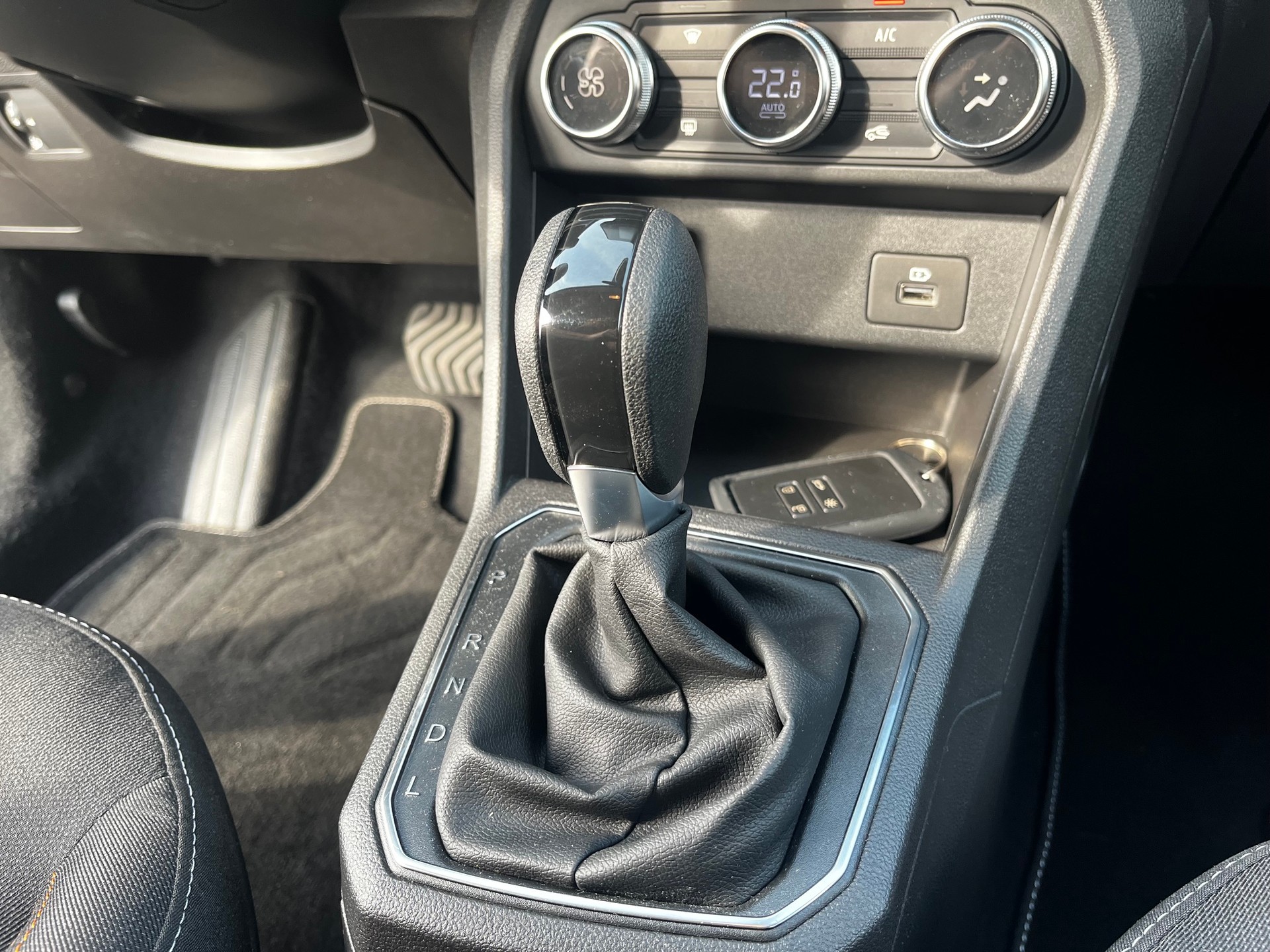 DACIA Sandero Stepway TCe 90 Comfort CVT-image-11