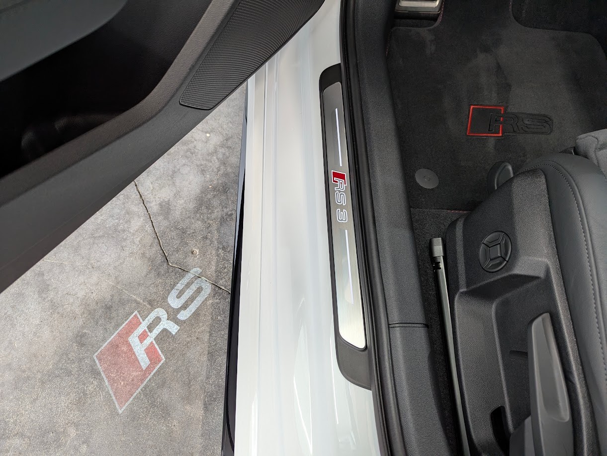 AUDI RS3 Sportback 2.5 TFSI quattro S-Tronic*FACELIFT 5J GAR ALL-BLACK SPORT-AGA NAVI+ CAM SONOS DESIGN*-image-3