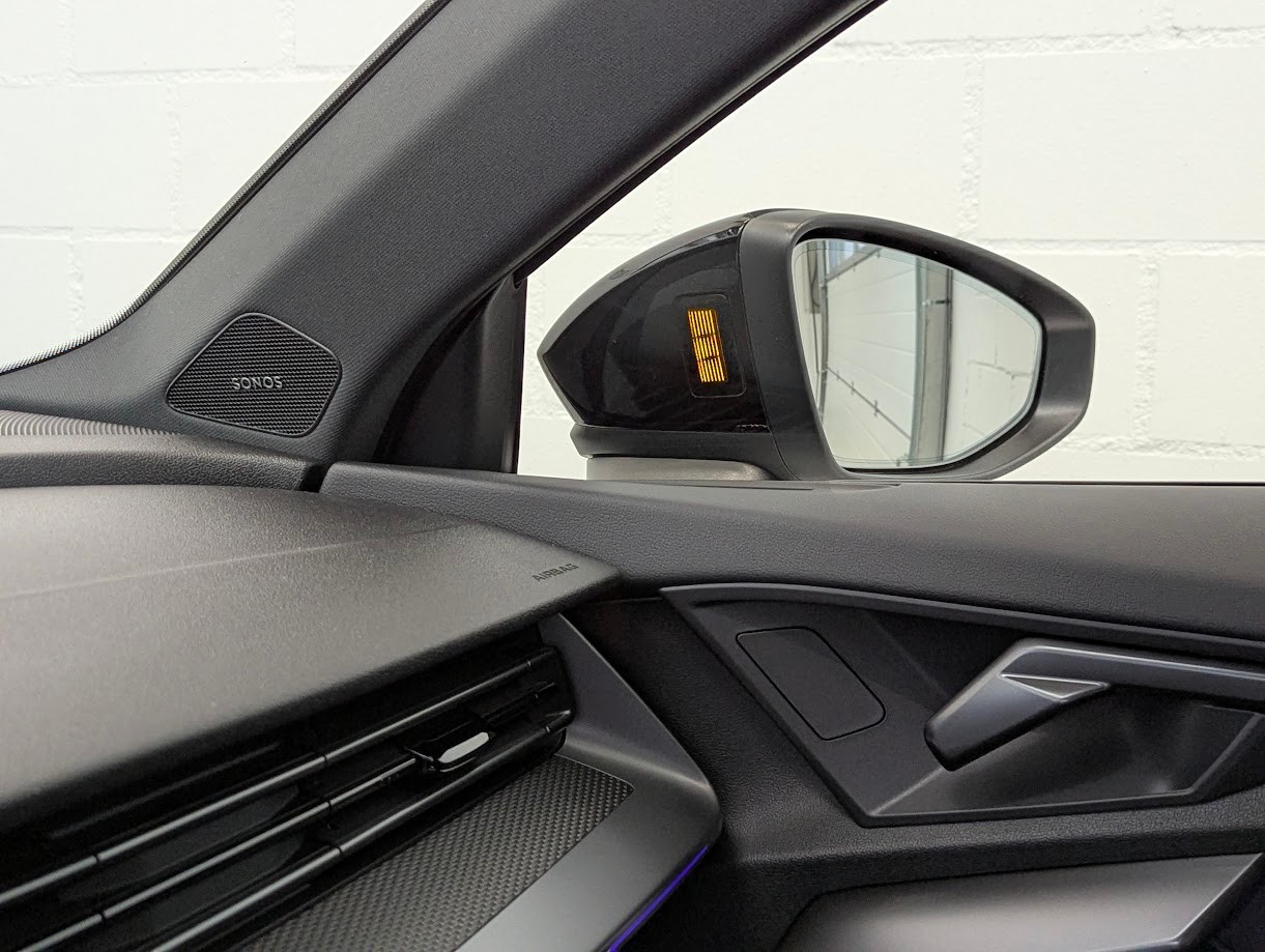 AUDI RS3 Sportback 2.5 TFSI quattro S-Tronic*FACELIFT 5J GAR ALL-BLACK SPORT-AGA NAVI+ CAM SONOS DESIGN*-image-24
