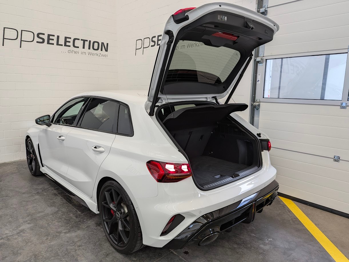AUDI RS3 Sportback 2.5 TFSI quattro S-Tronic*FACELIFT 5J GAR ALL-BLACK SPORT-AGA NAVI+ CAM SONOS DESIGN*-image-28