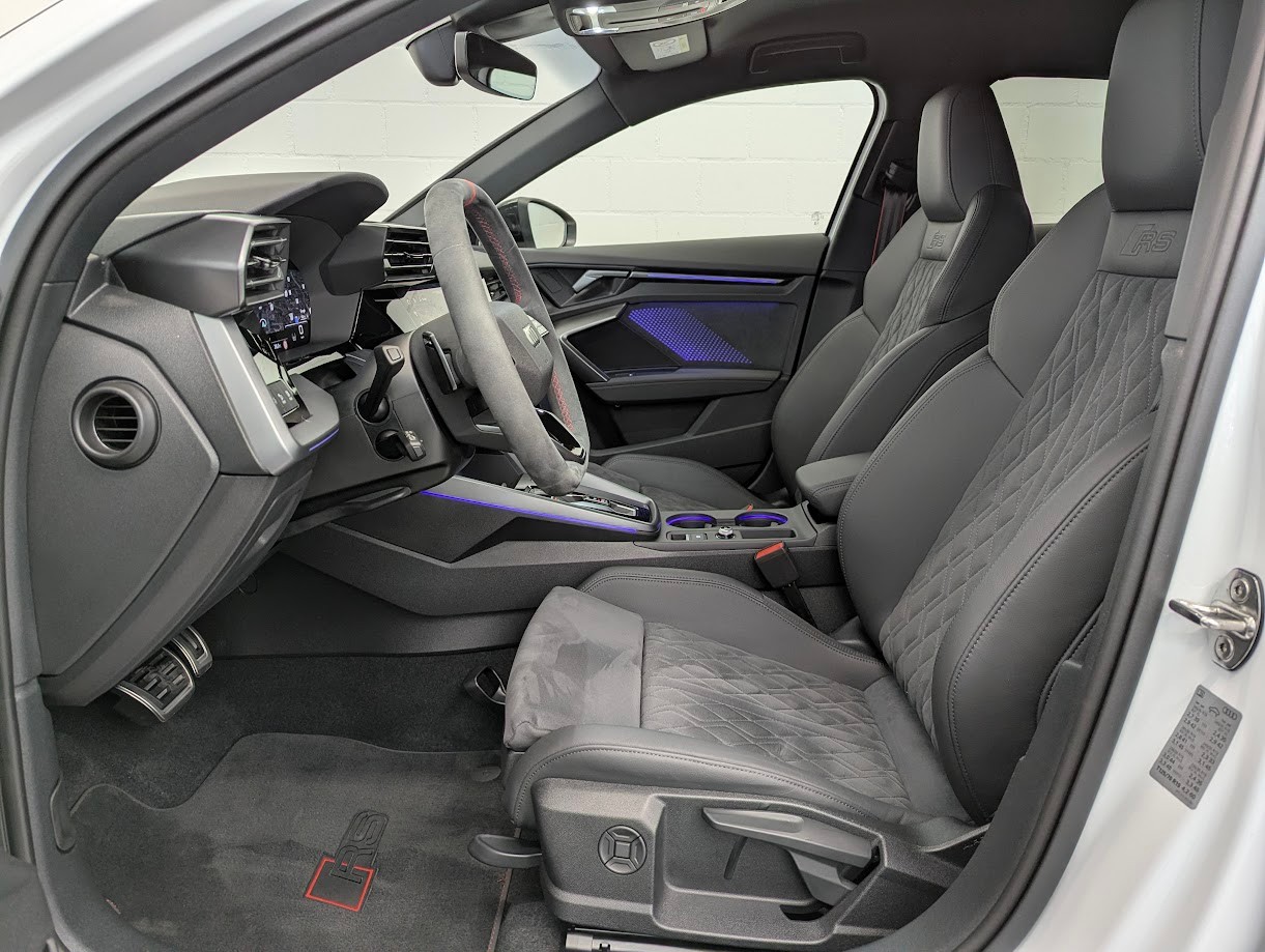 AUDI RS3 Sportback 2.5 TFSI quattro S-Tronic*FACELIFT 5J GAR ALL-BLACK SPORT-AGA NAVI+ CAM SONOS DESIGN*-image-5