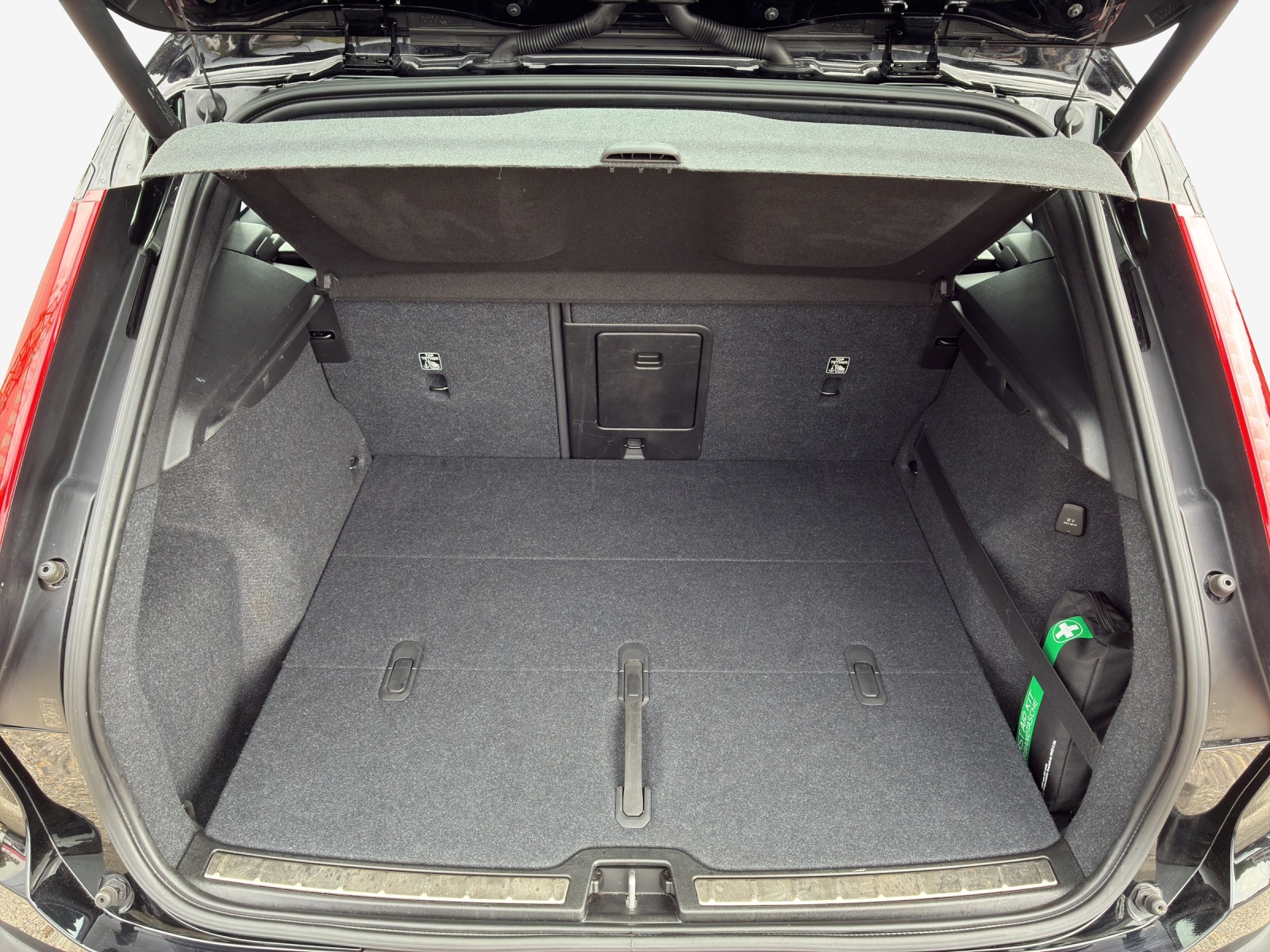 VOLVO XC40 T5 AWD R-Design Geartronic-image-12