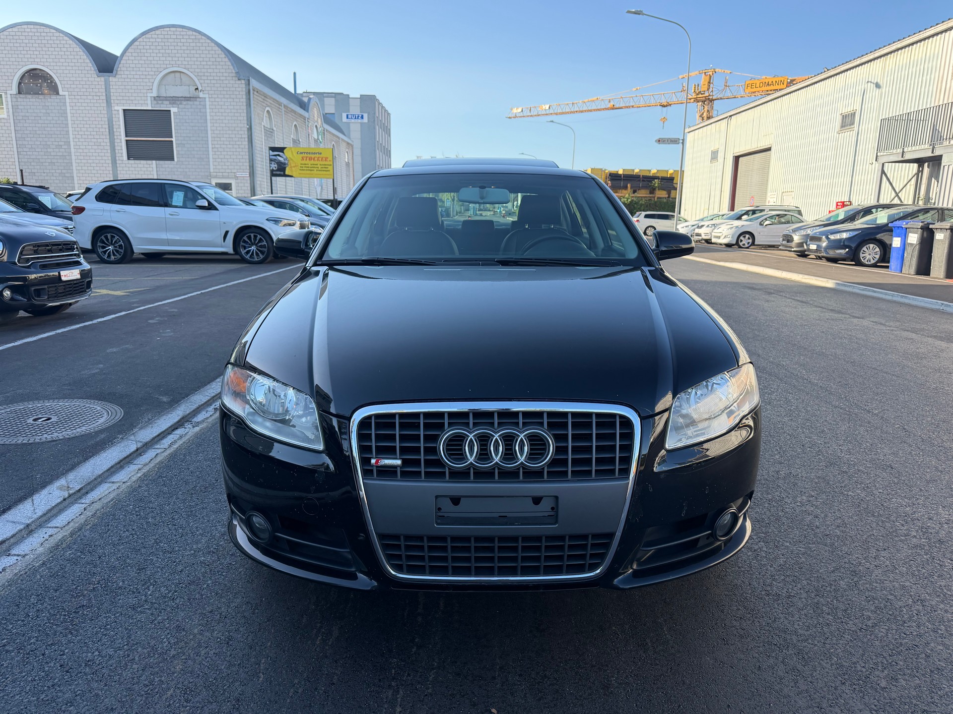 AUDI A4 Limousine 2.0 Turbo FSI quattro-image-2