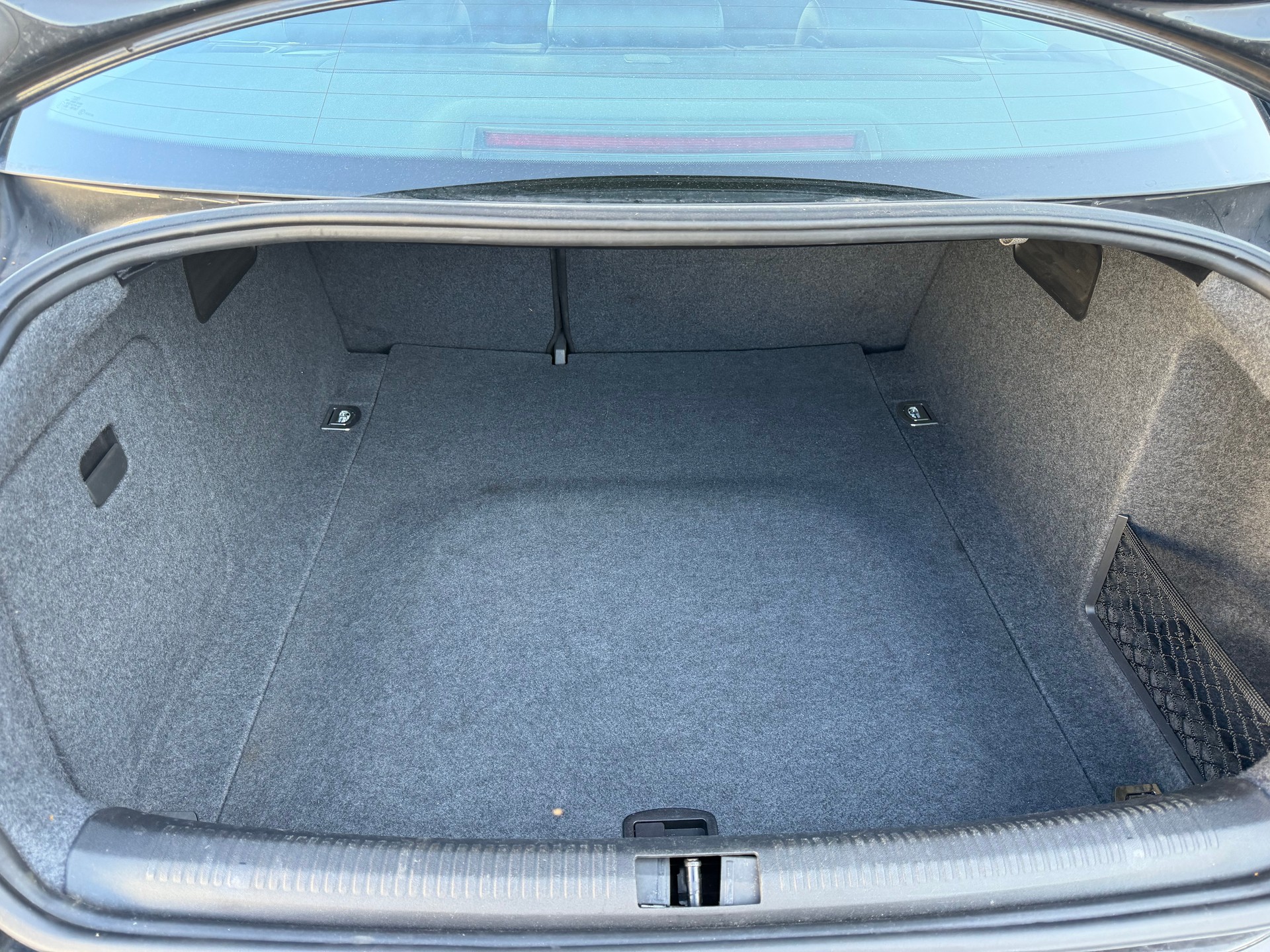AUDI A4 Limousine 2.0 Turbo FSI quattro-image-11