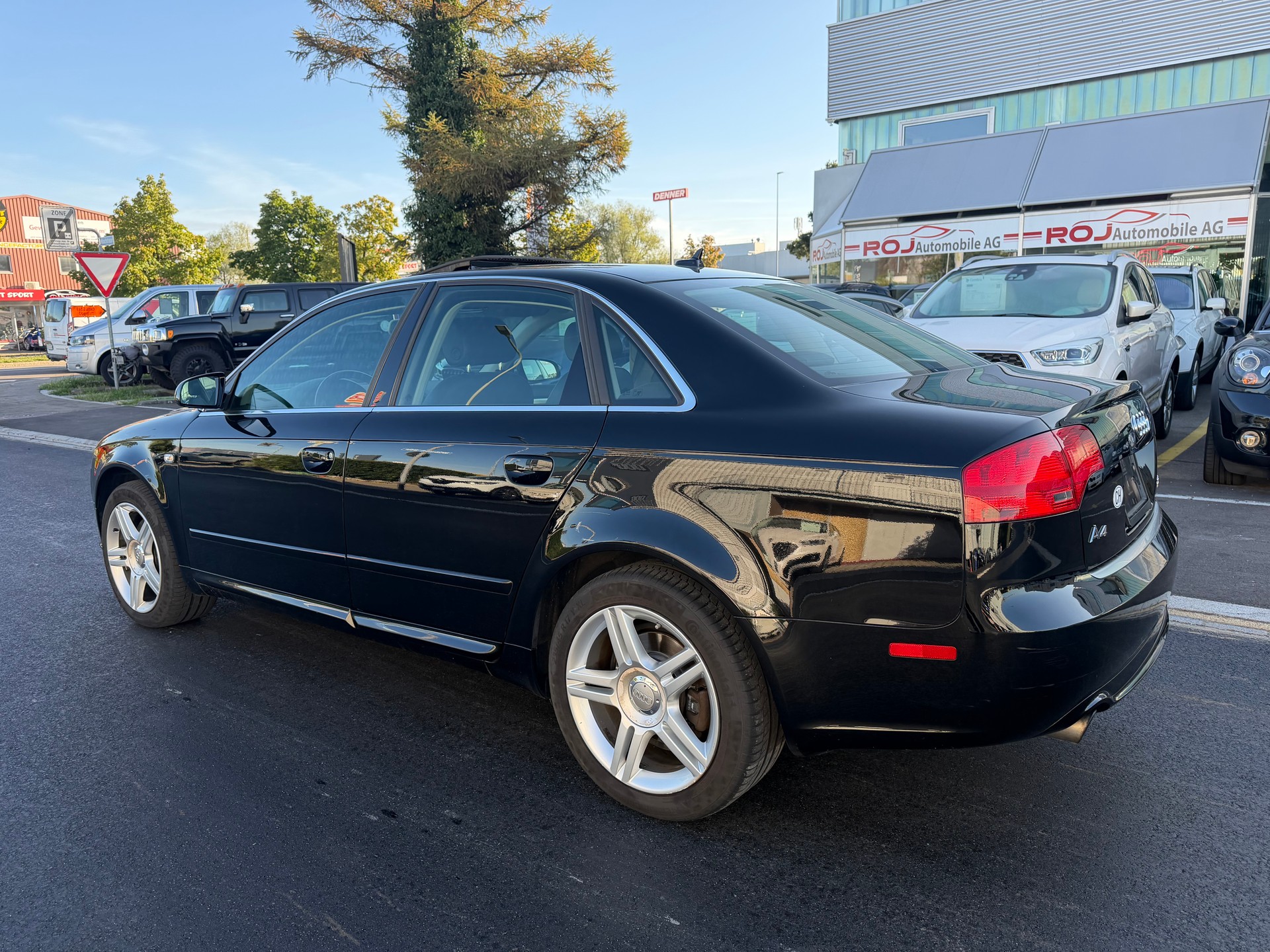 AUDI A4 Limousine 2.0 Turbo FSI quattro-image-6